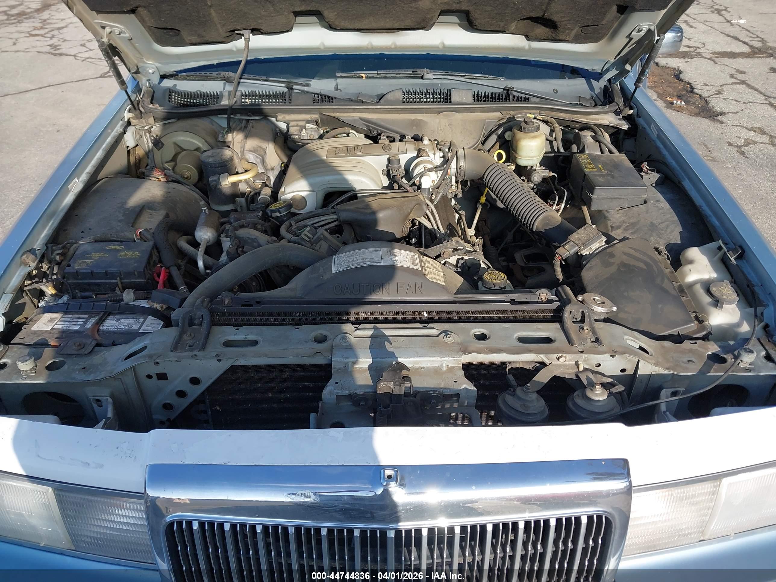 LINCOLN TOWN image 10