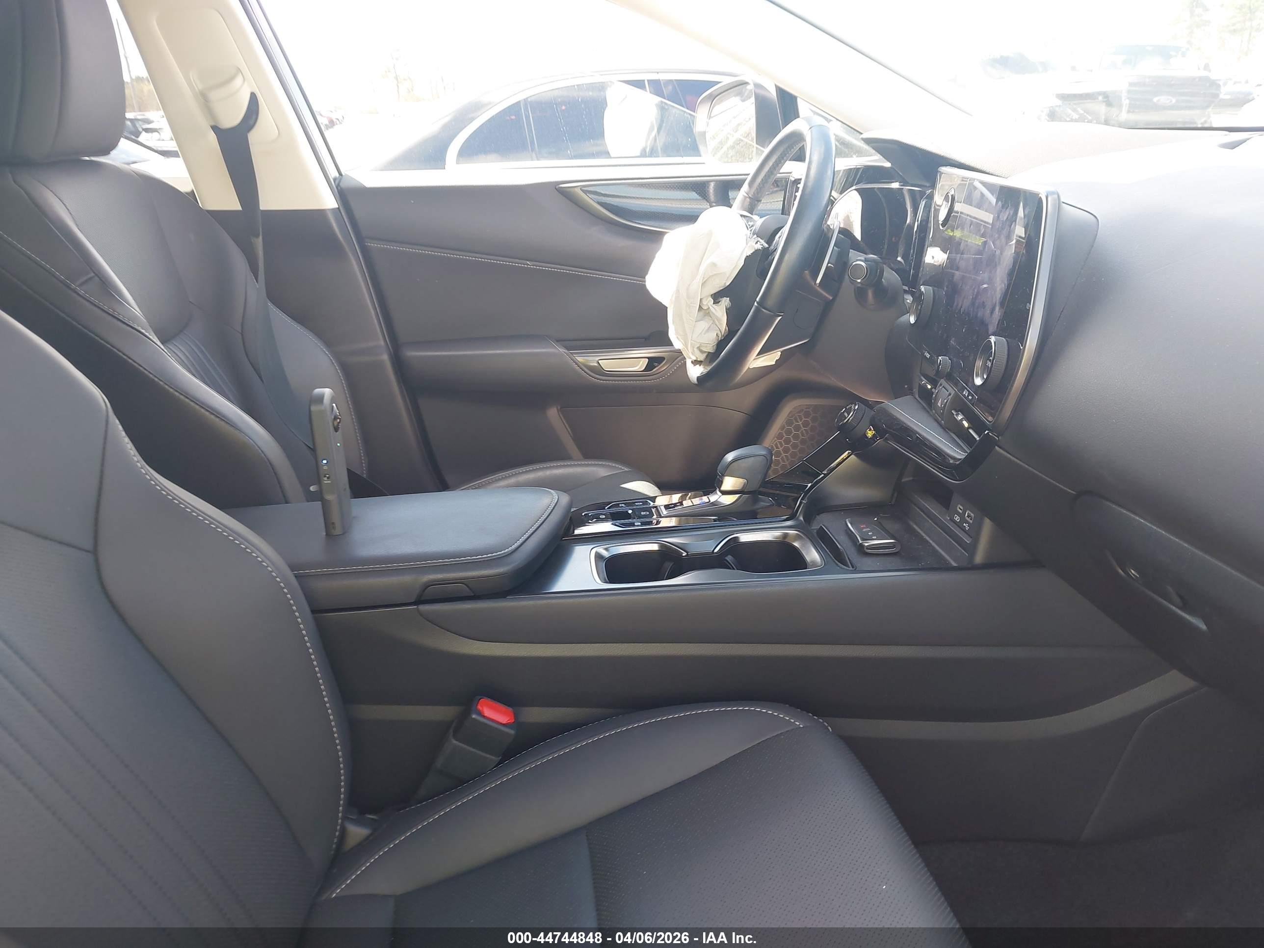 LEXUS NX image 5