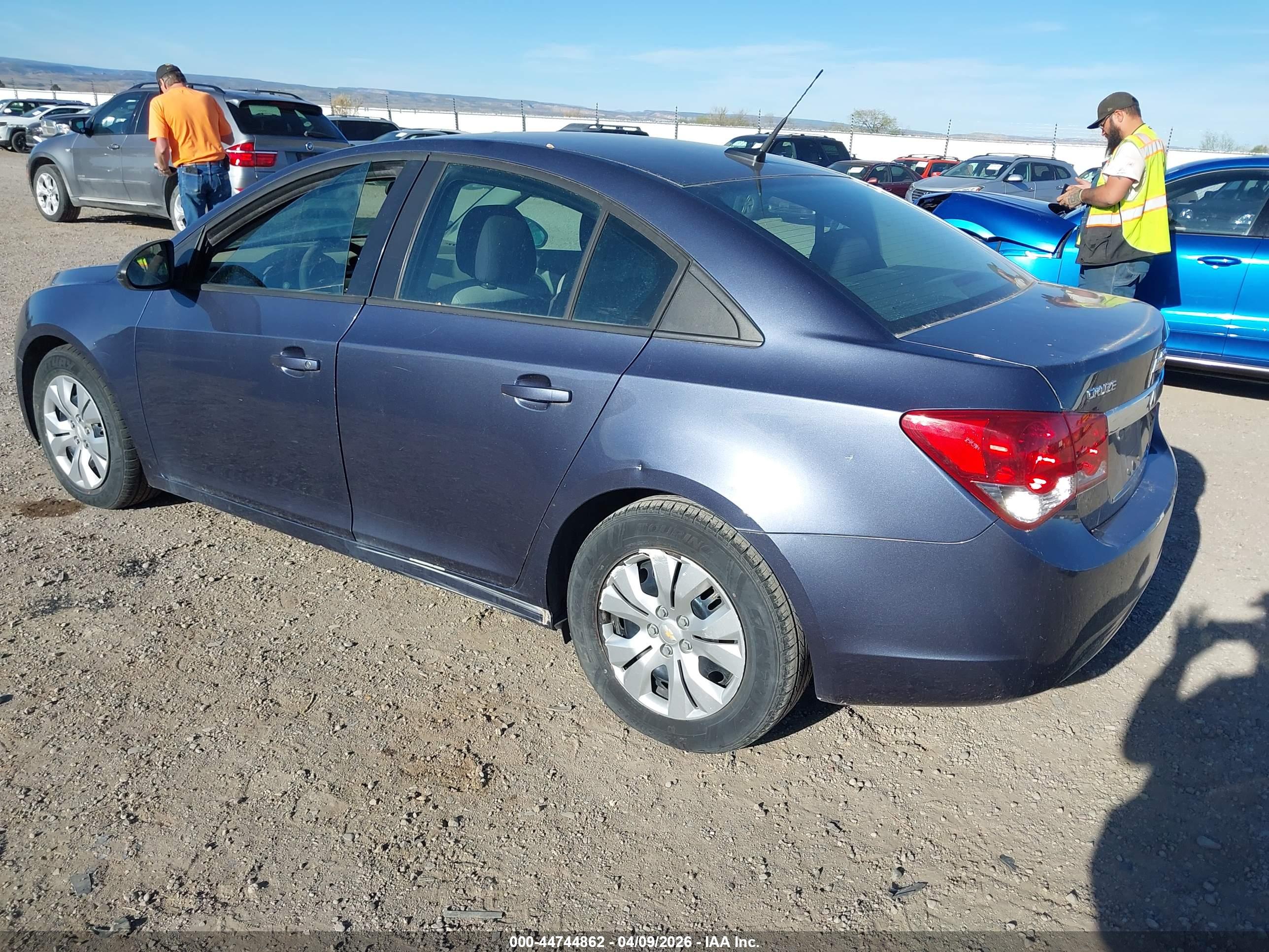 CHEVROLET CRUZE image 3