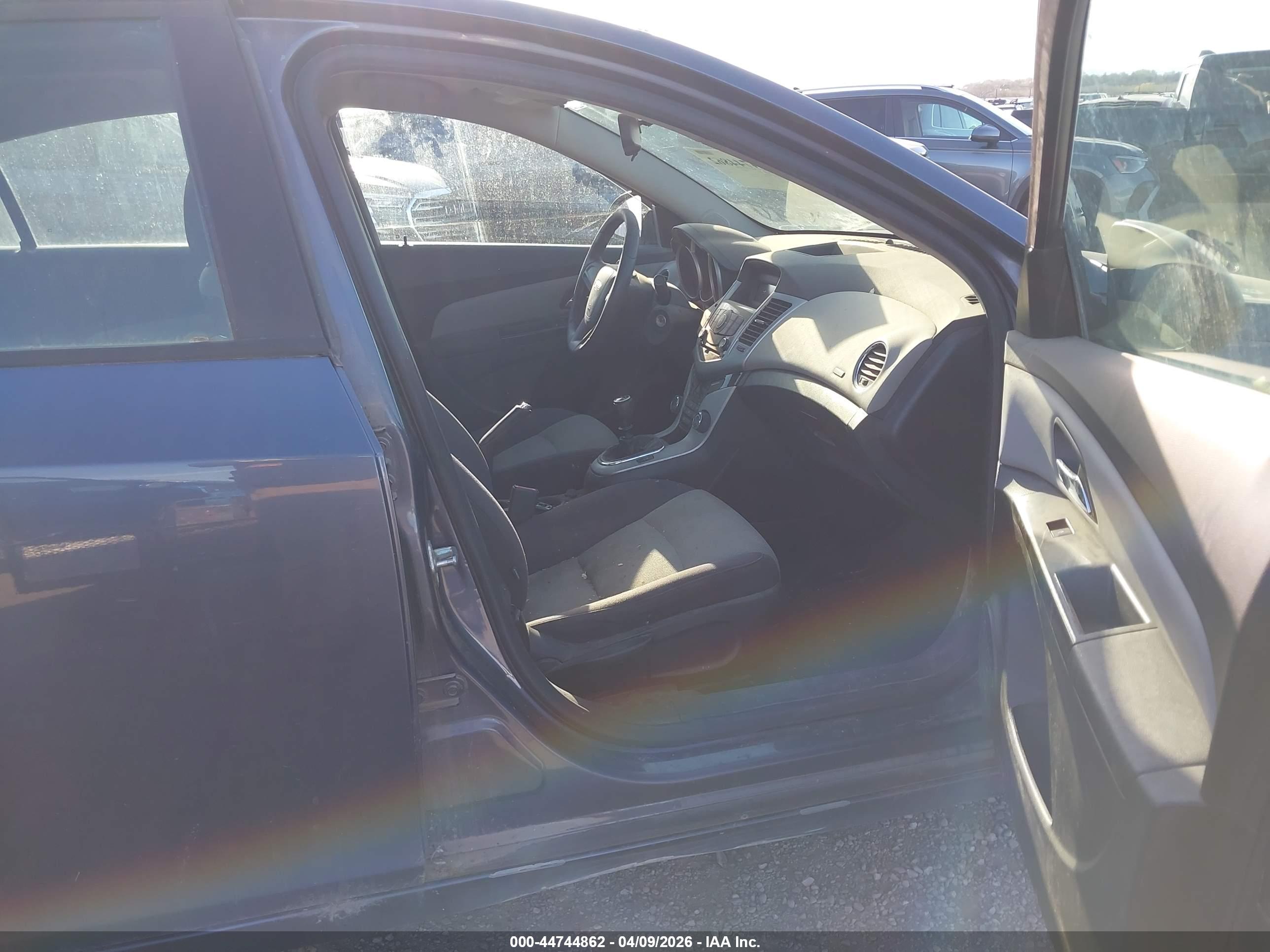 CHEVROLET CRUZE image 5