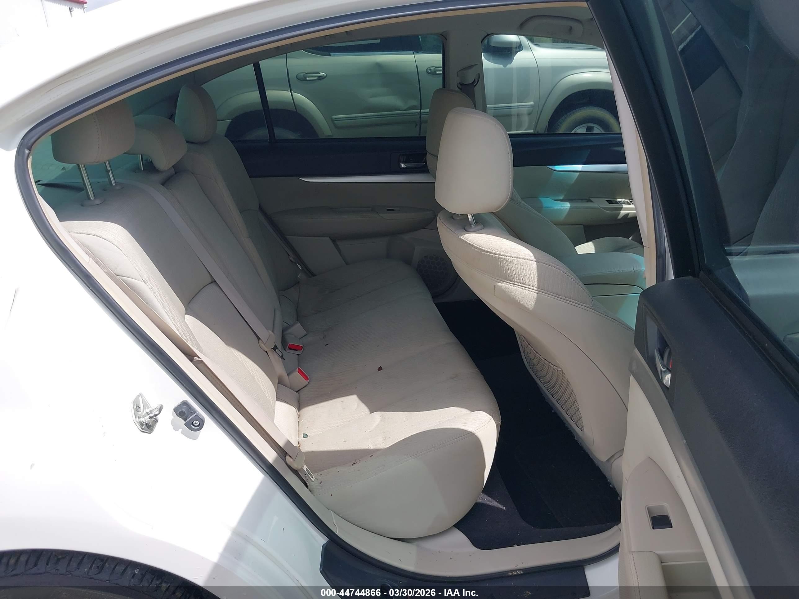 SUBARU LEGACY image 8