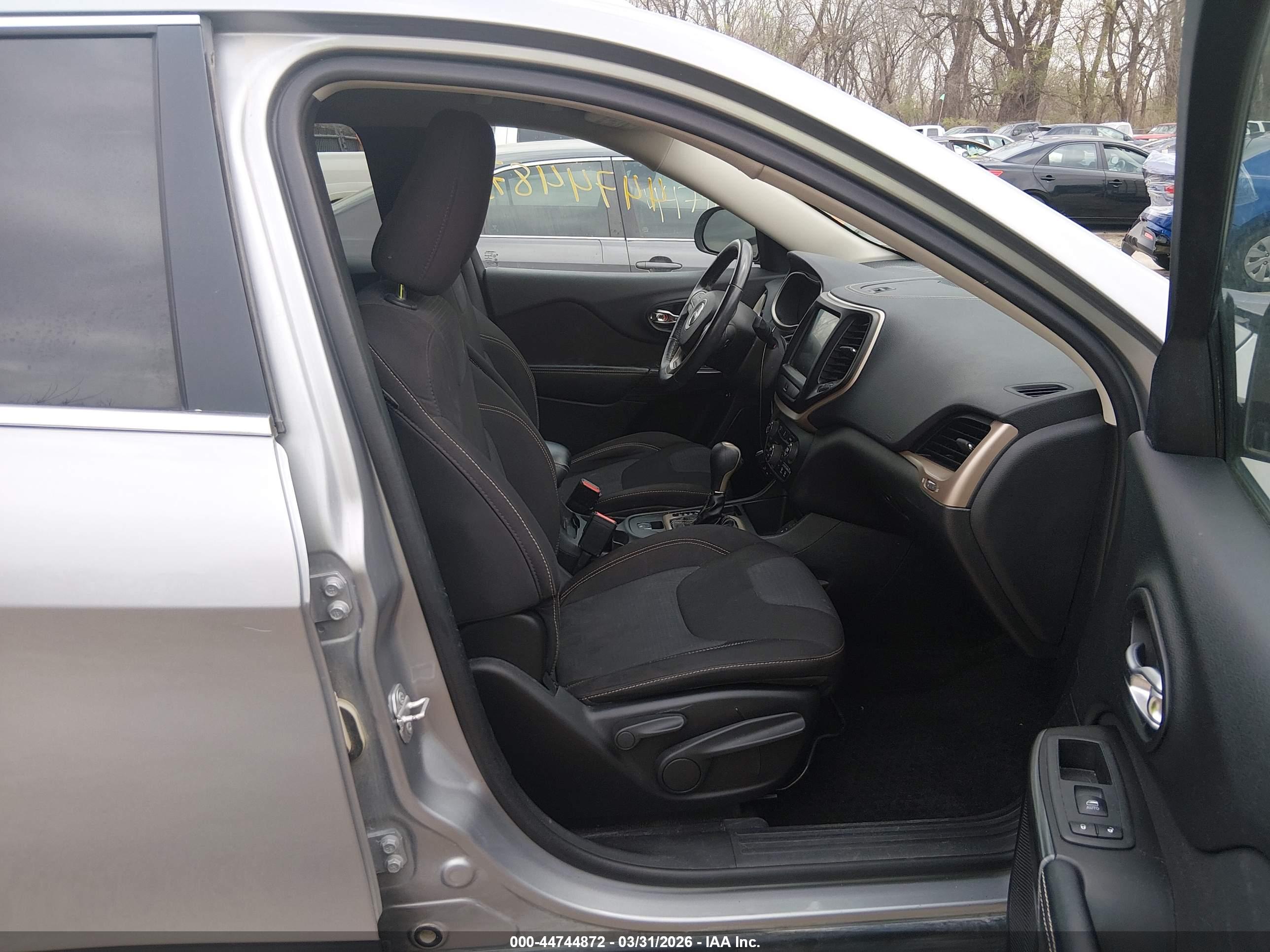 JEEP CHEROKEE image 5