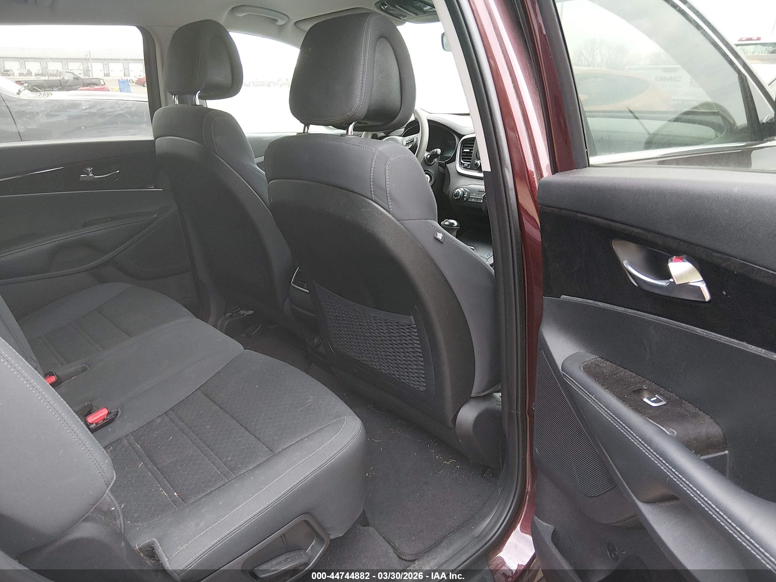 KIA SORENTO image 8