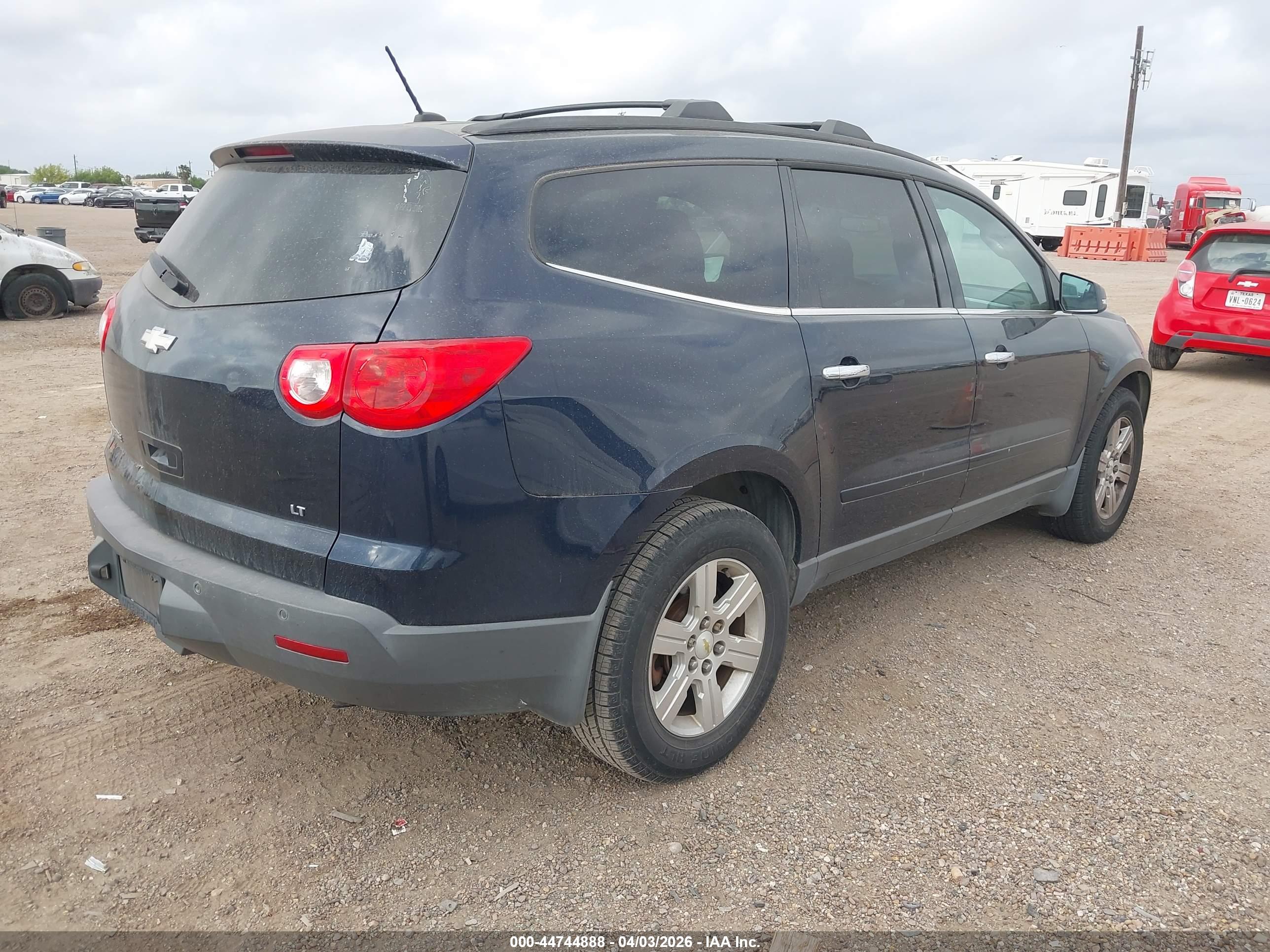 CHEVROLET TRAVERSE image 4
