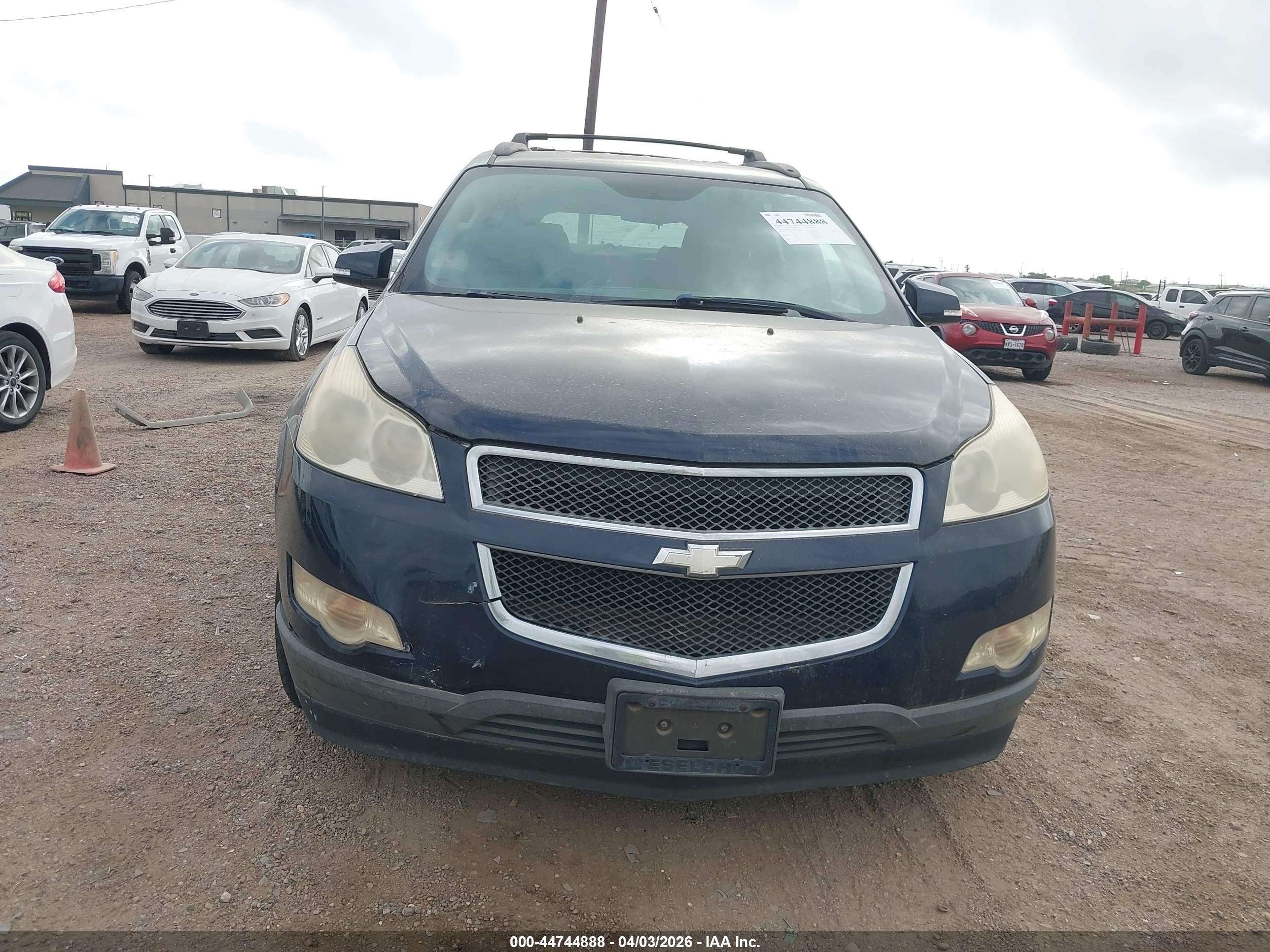 CHEVROLET TRAVERSE image 6