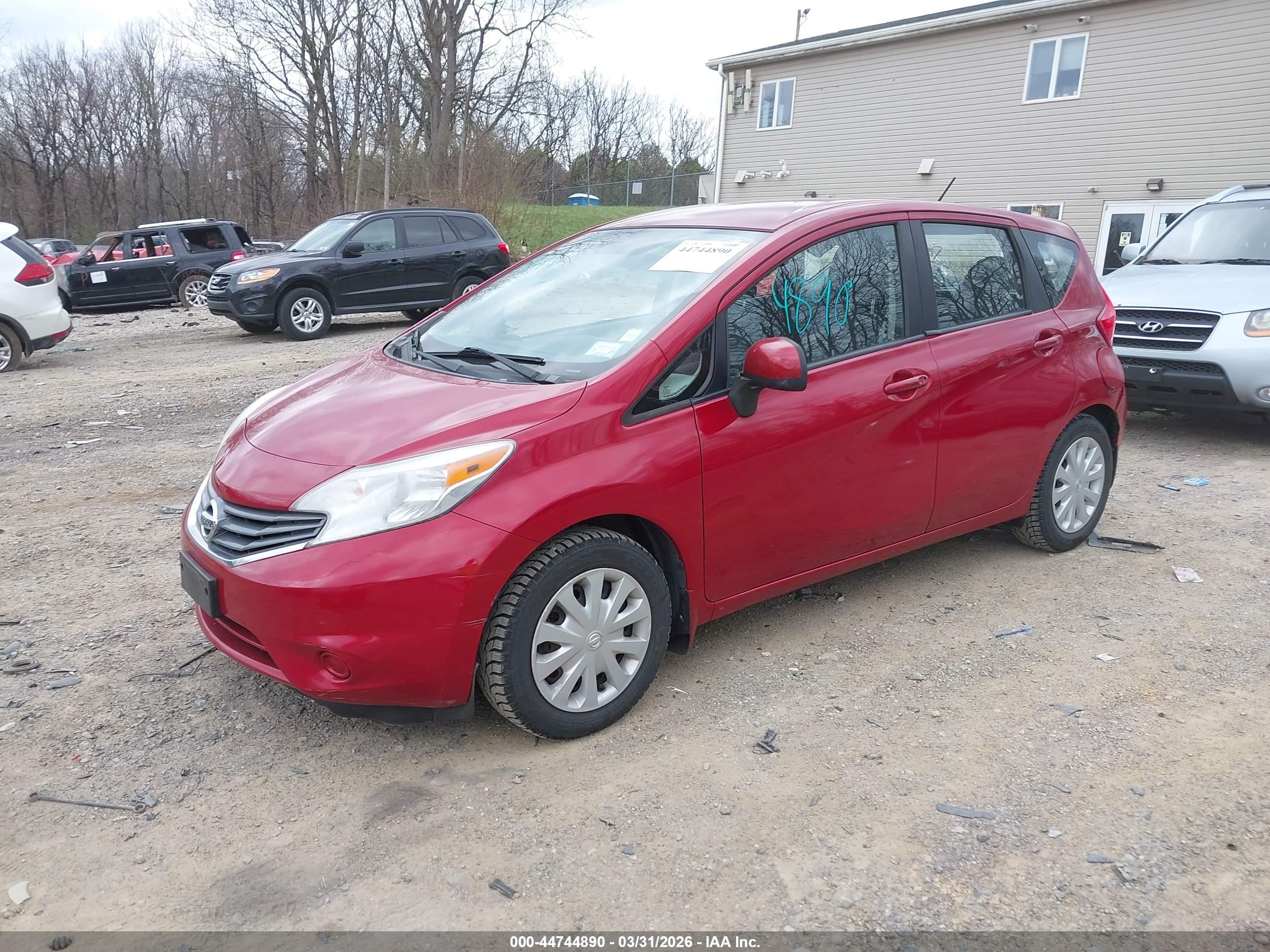 NISSAN VERSA image 2
