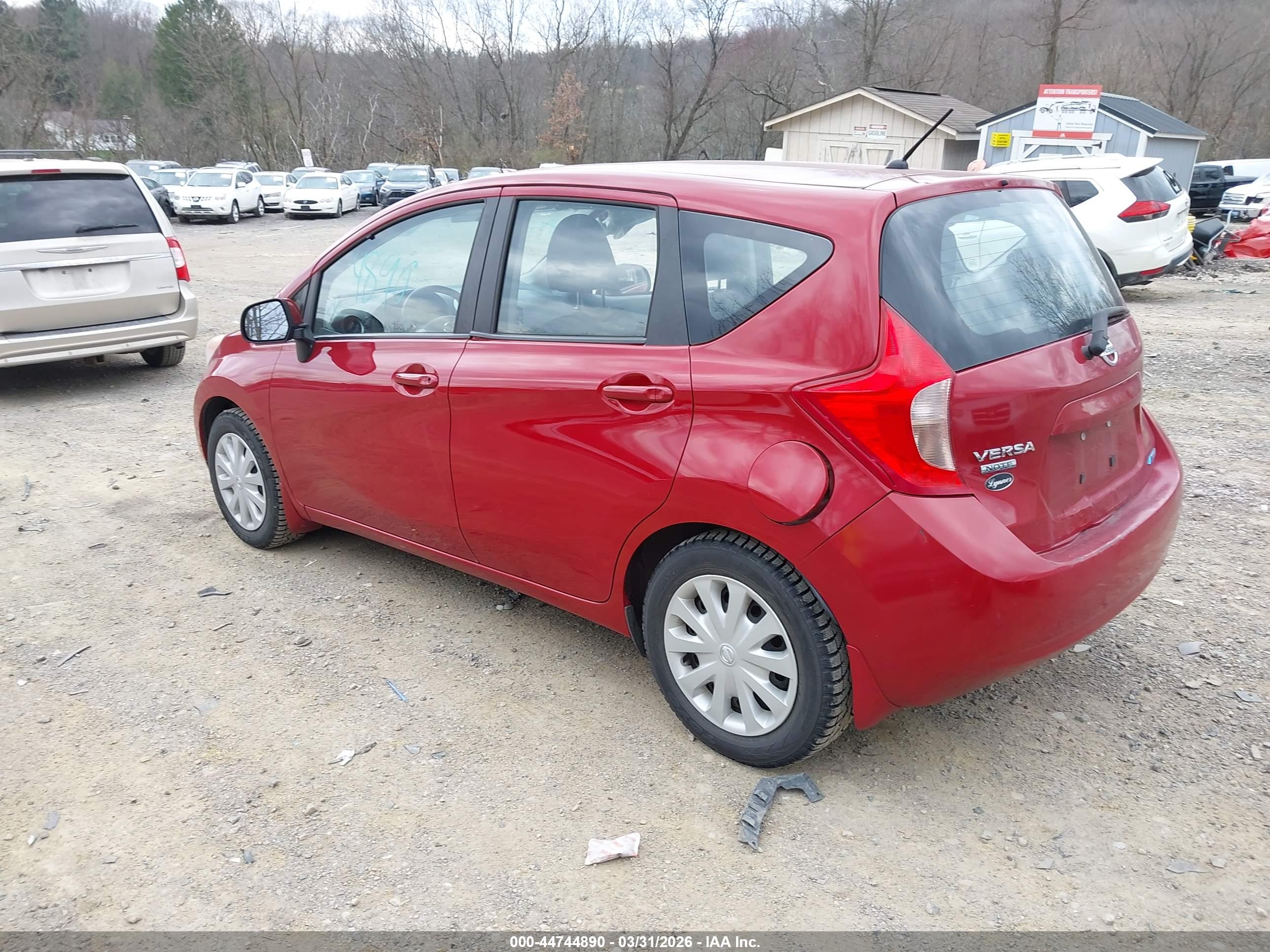 NISSAN VERSA image 3
