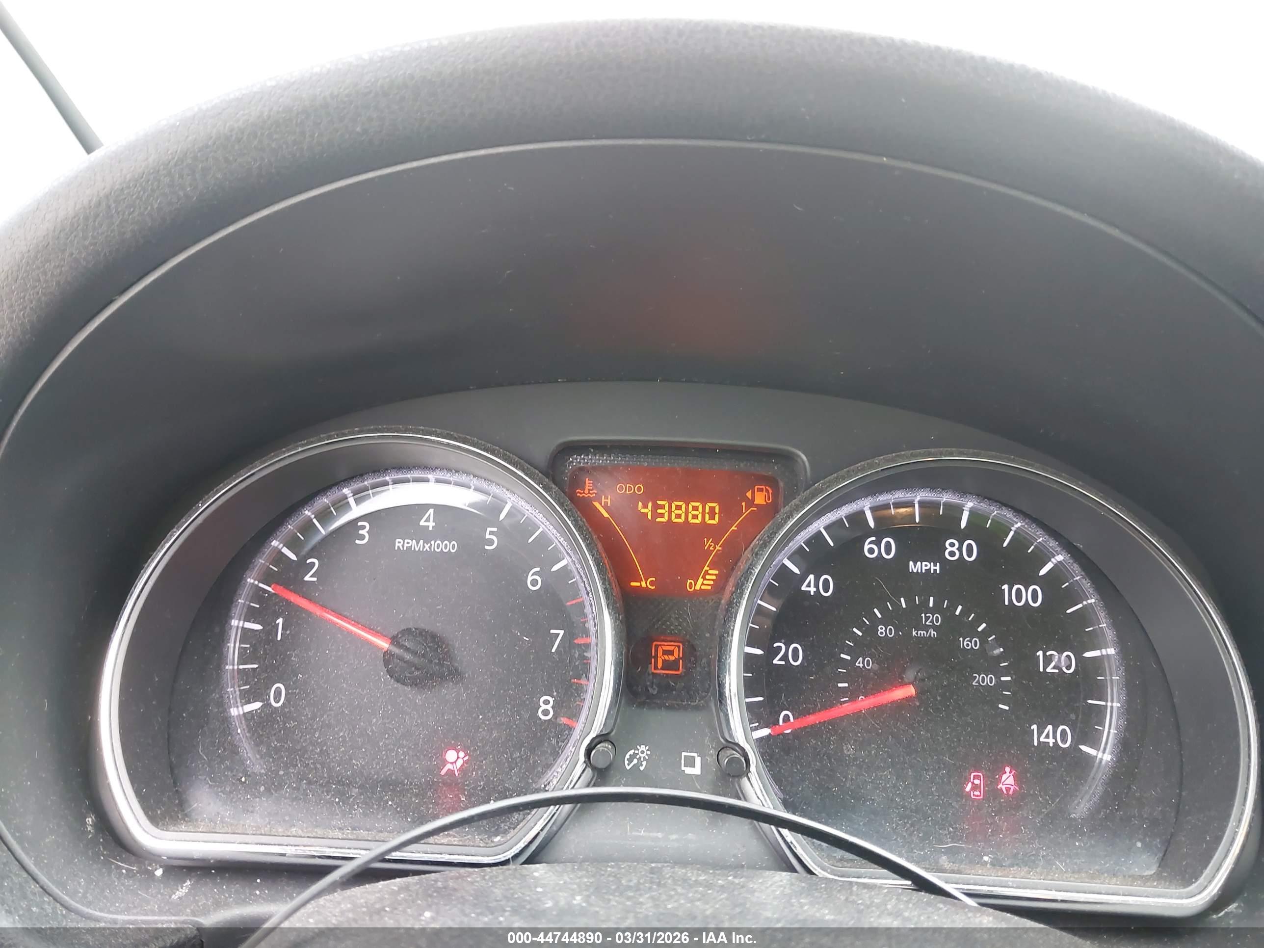NISSAN VERSA image 7