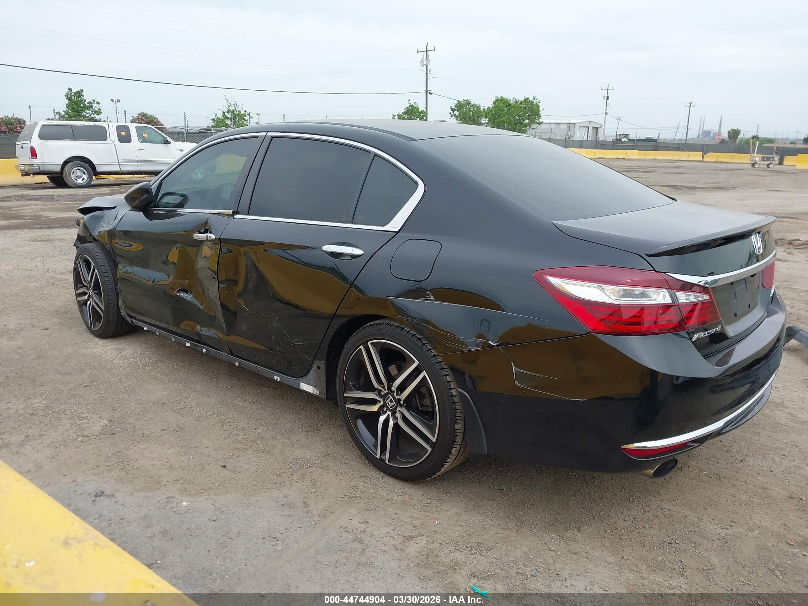 HONDA ACCORD image 3