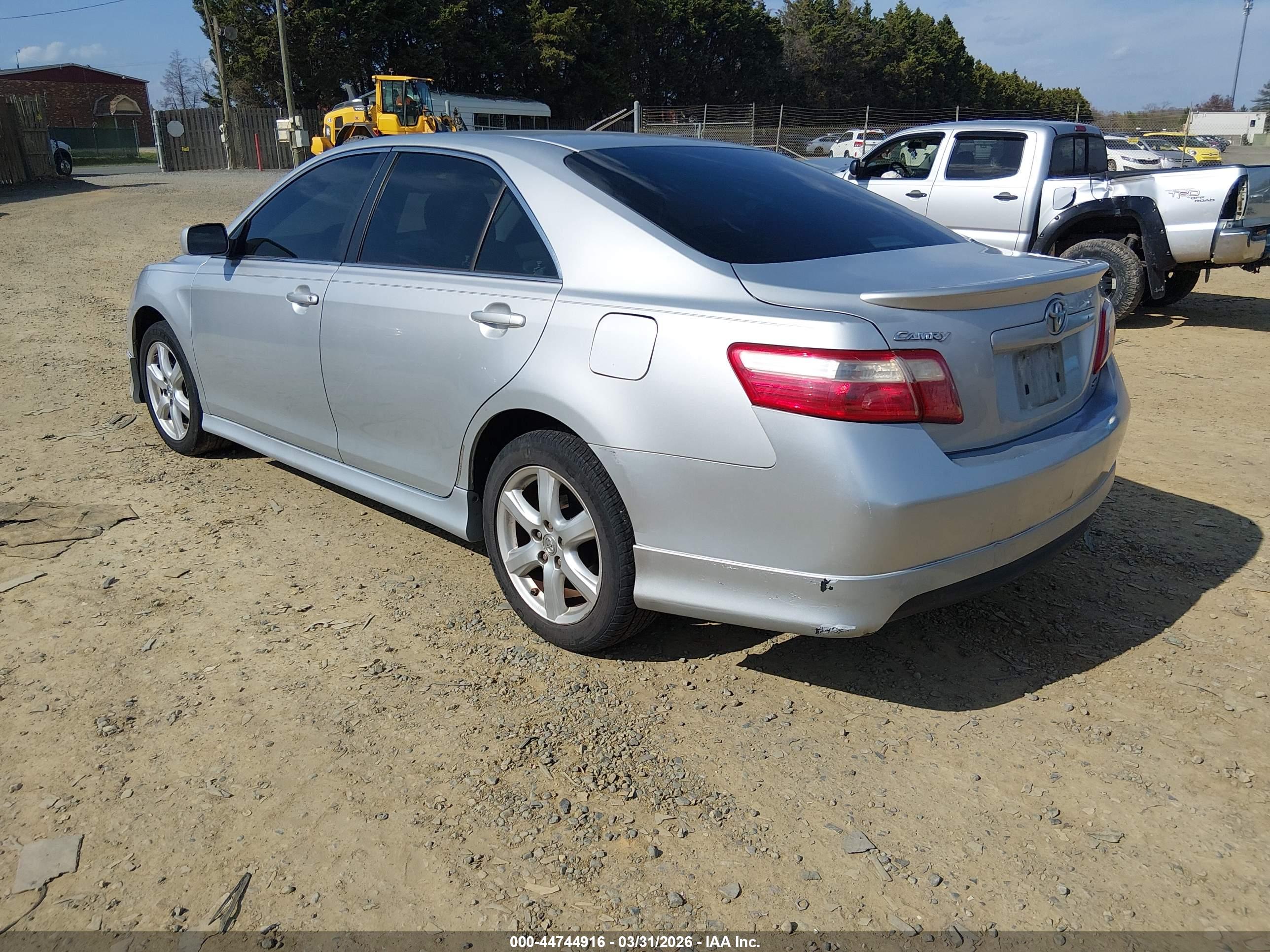 TOYOTA CAMRY image 3