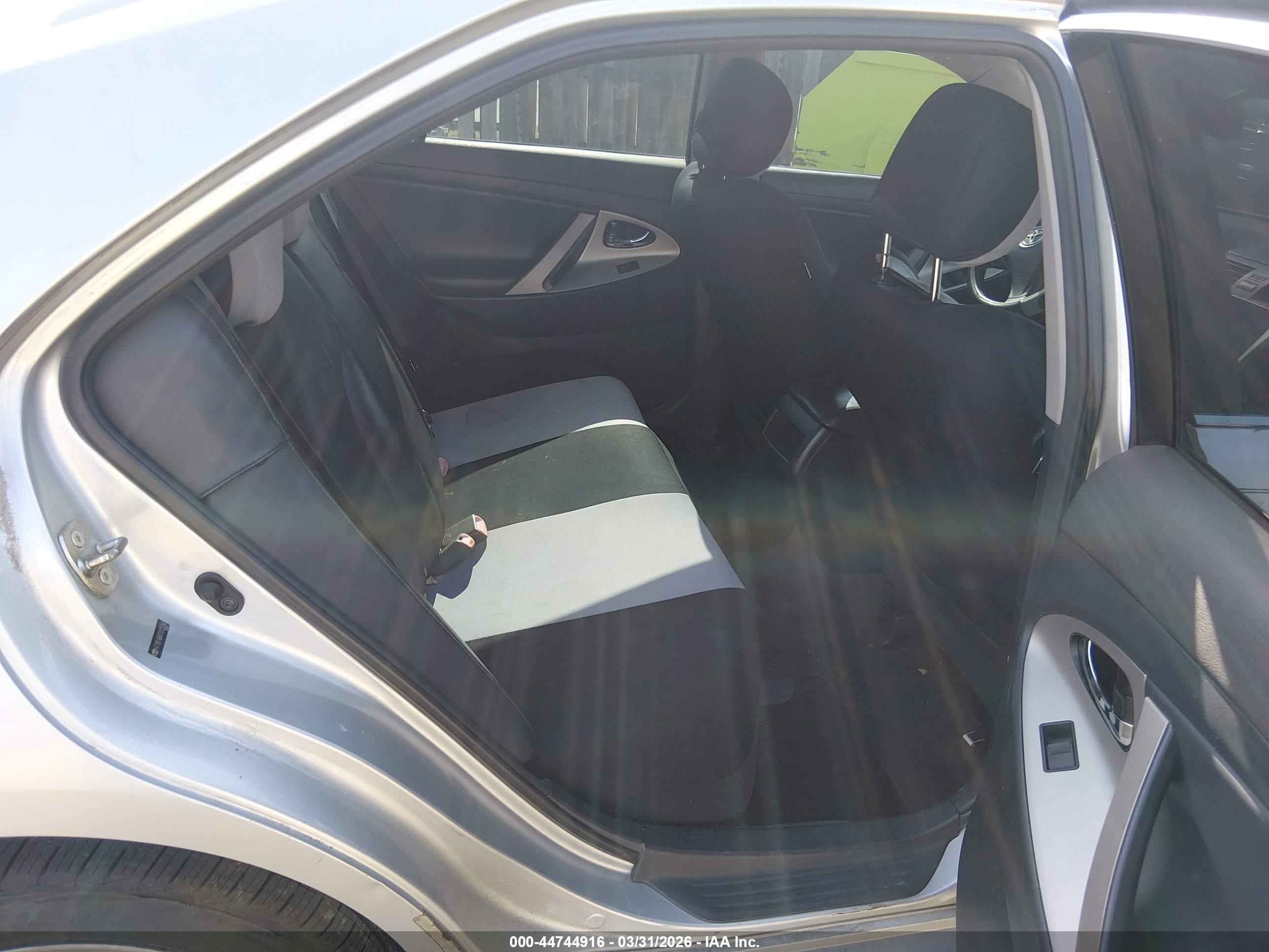 TOYOTA CAMRY image 8