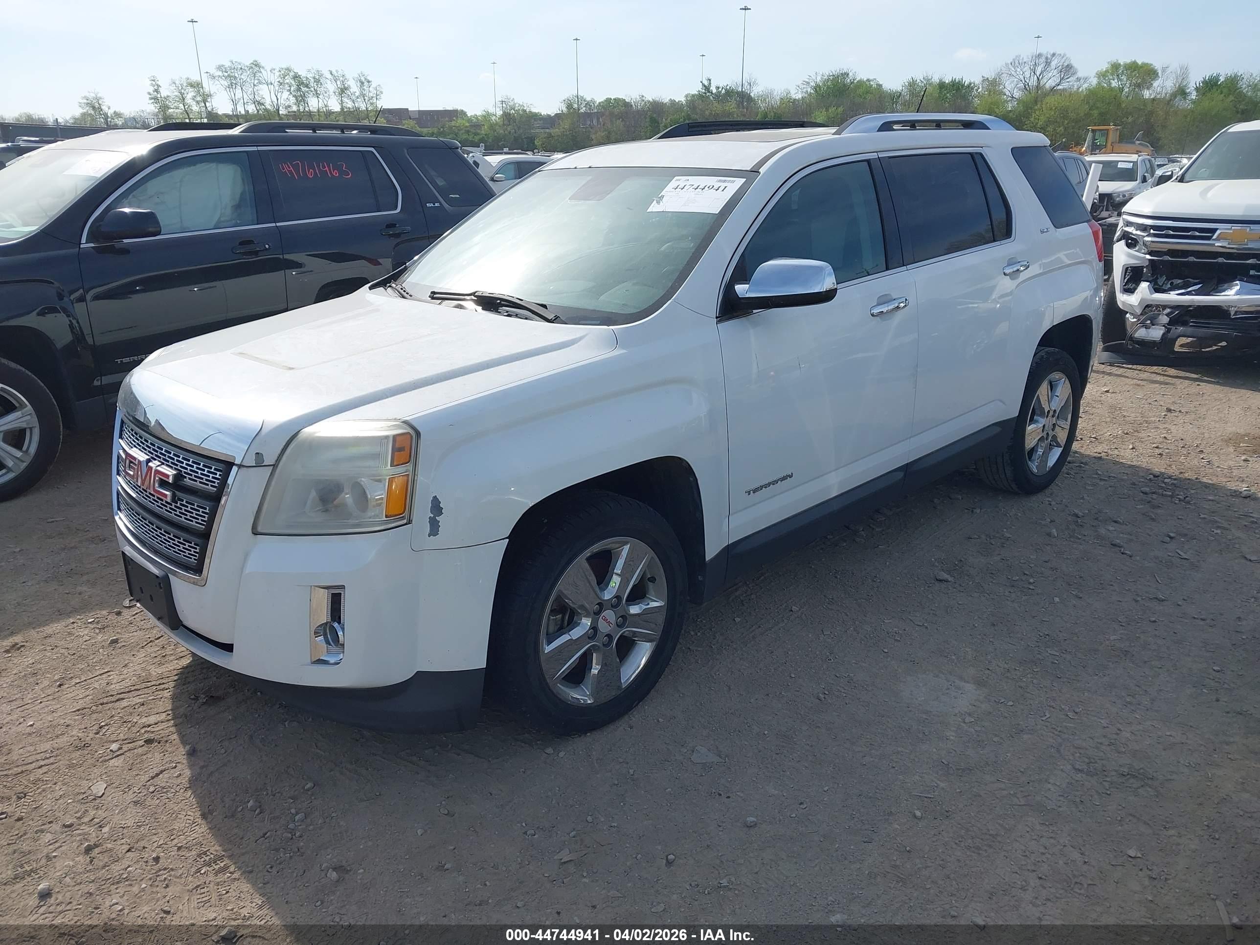 GMC TERRAIN image 2