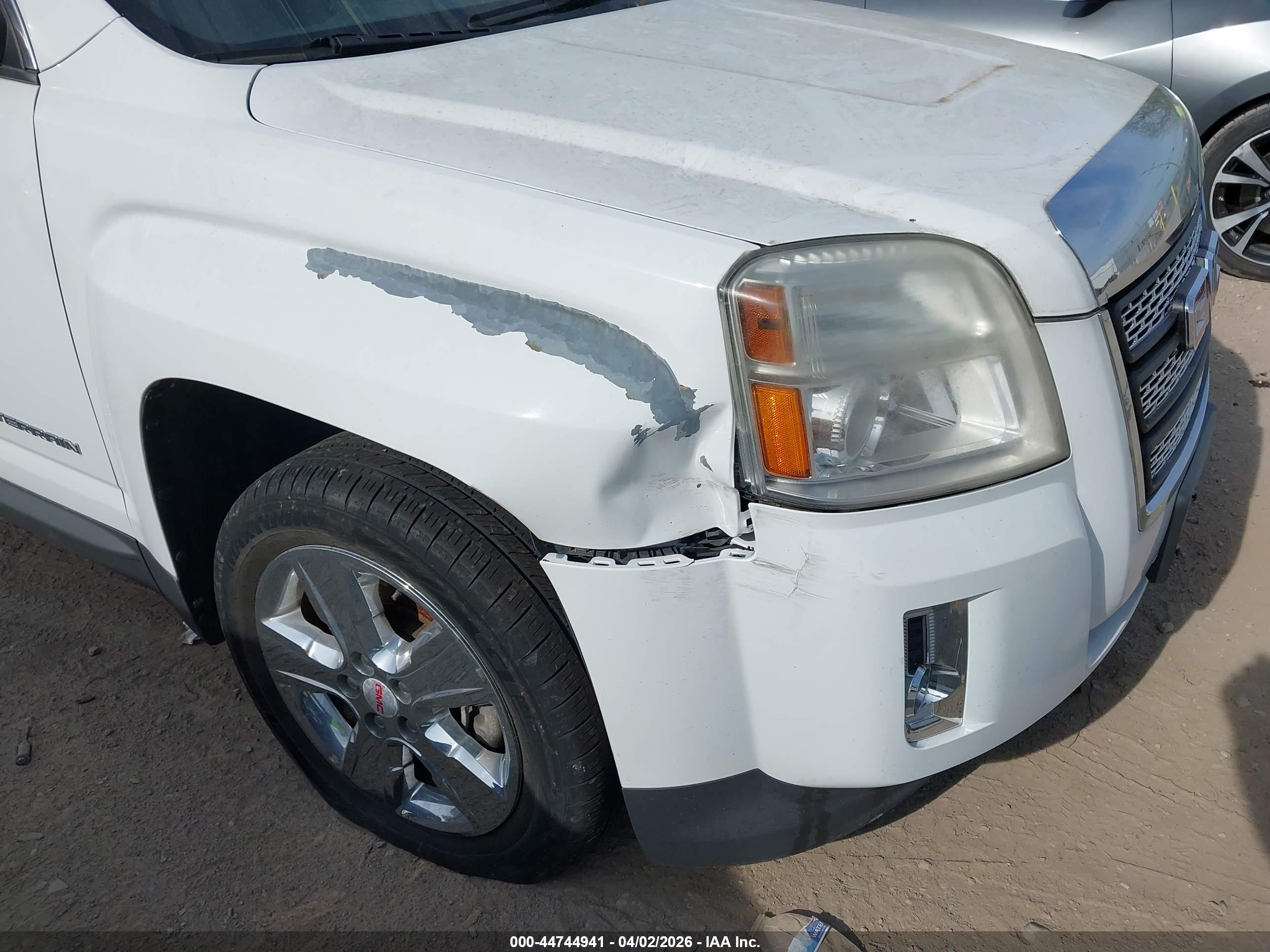 GMC TERRAIN image 6