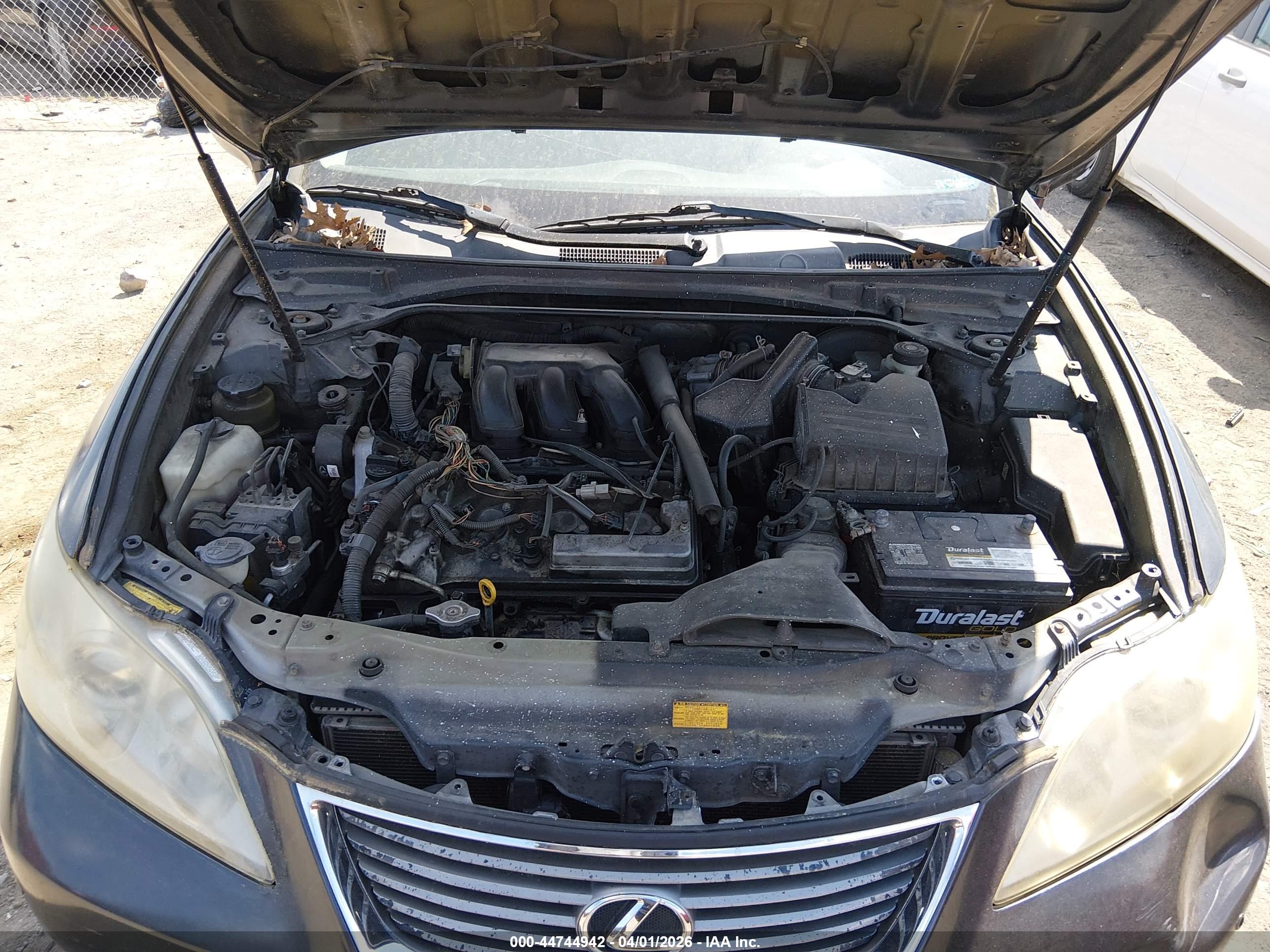 LEXUS ES image 10