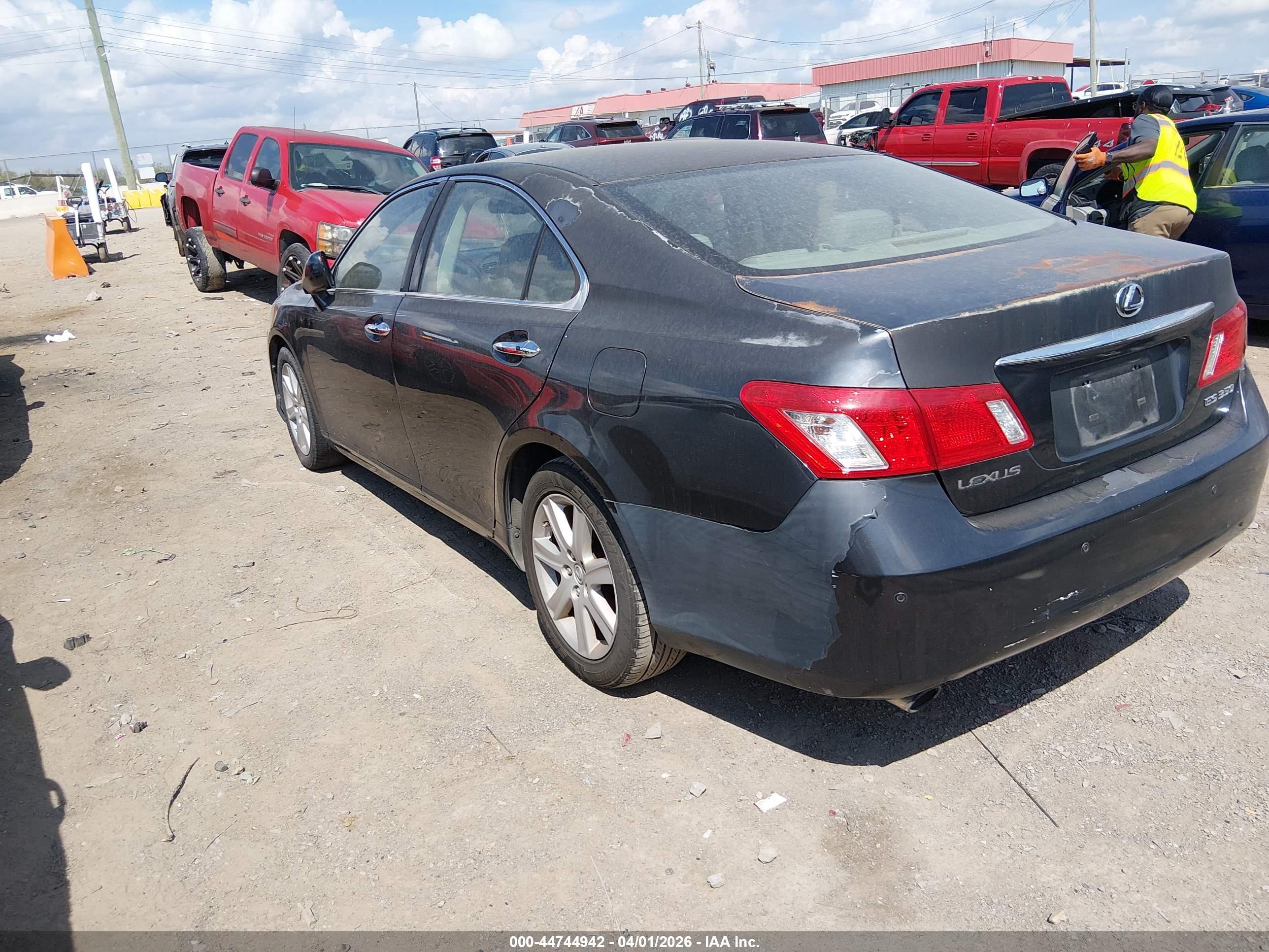 LEXUS ES image 3