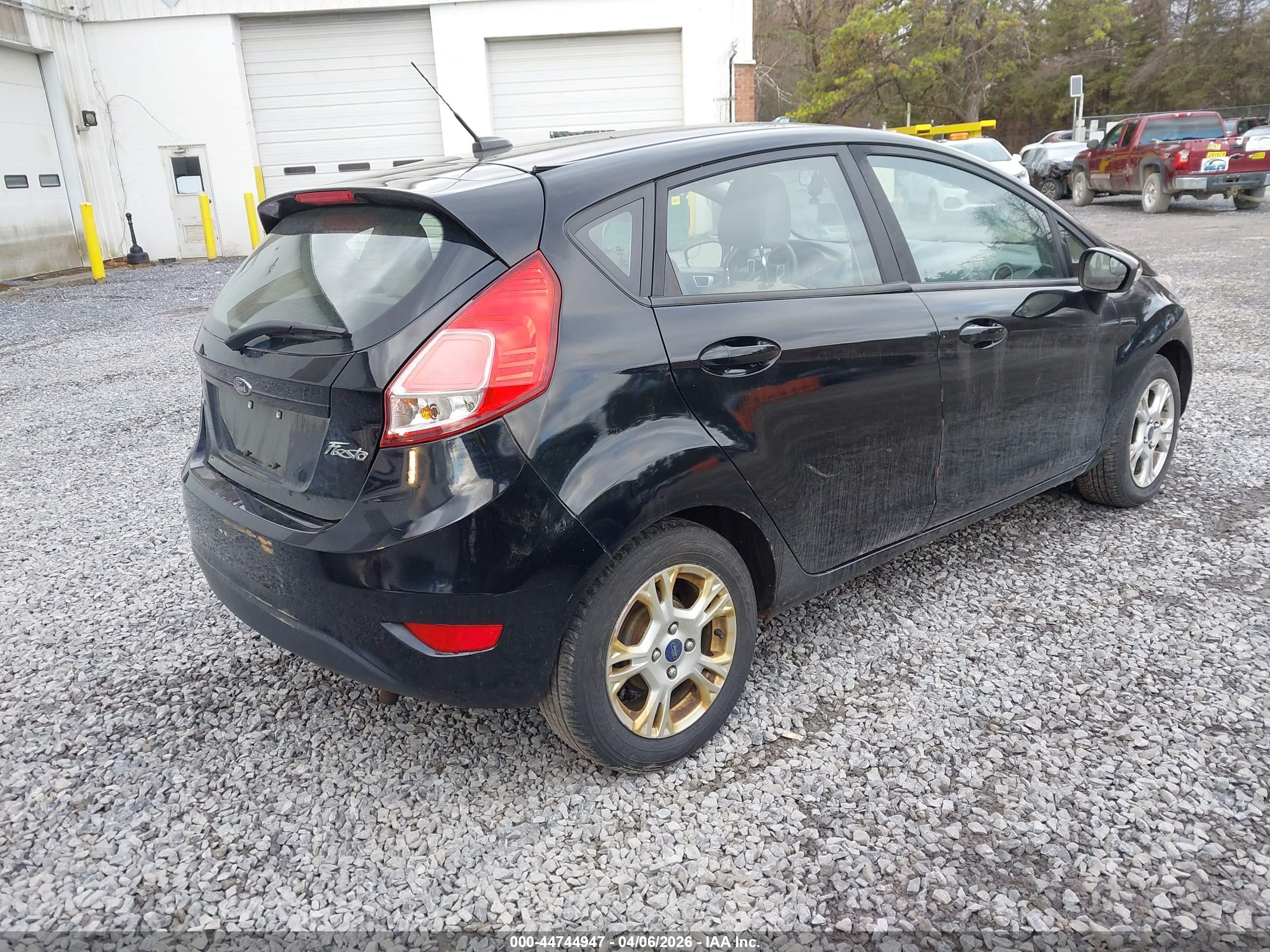 FORD FIESTA image 4