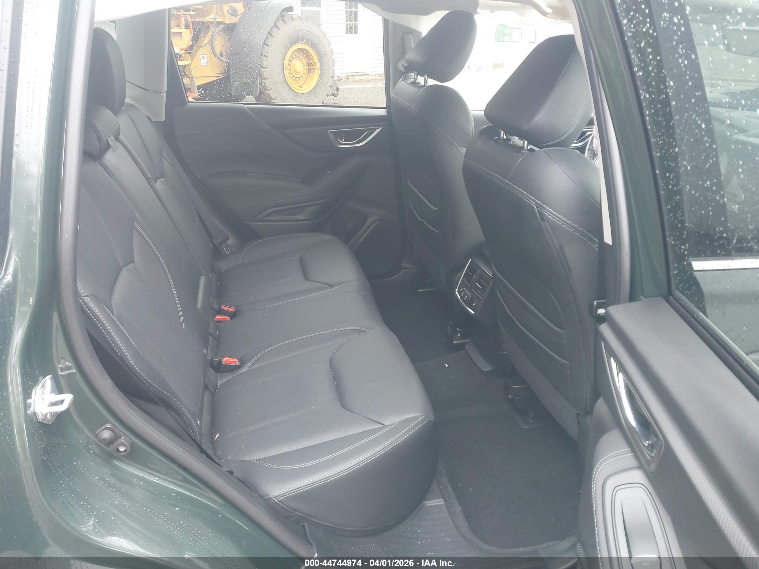 SUBARU FORESTER image 8
