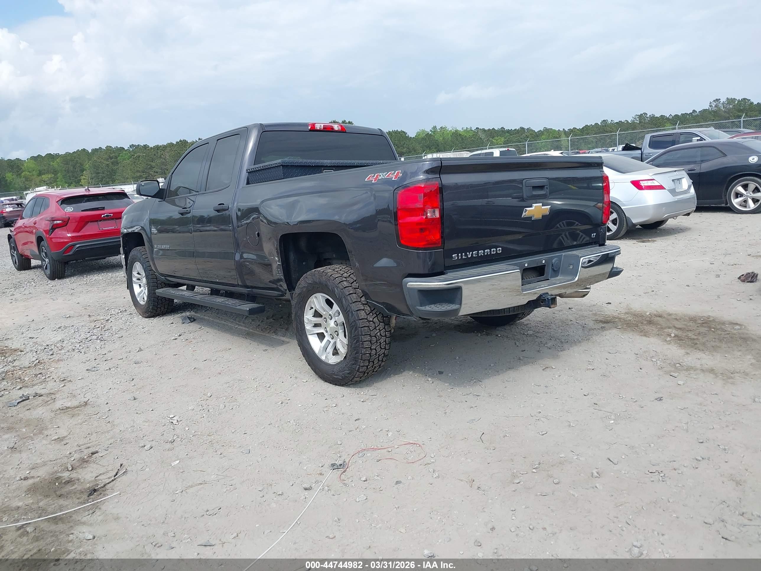 CHEVROLET SILVERADO image 3