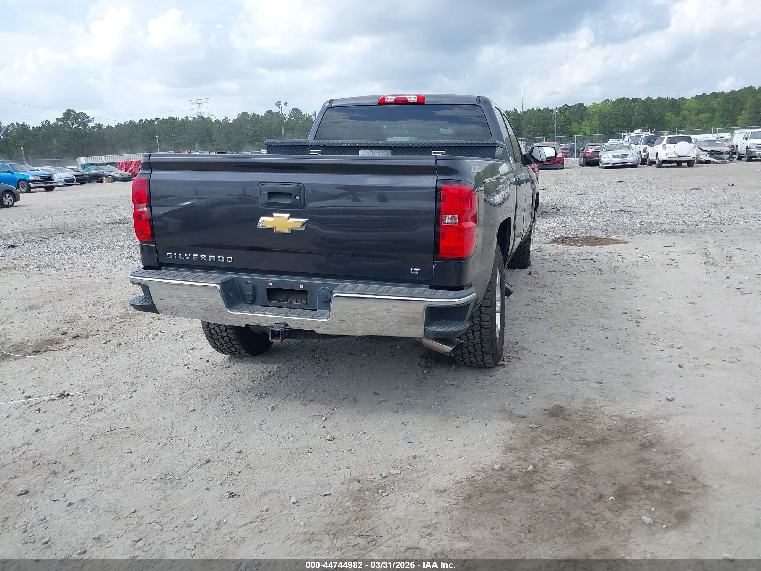 CHEVROLET SILVERADO image 4