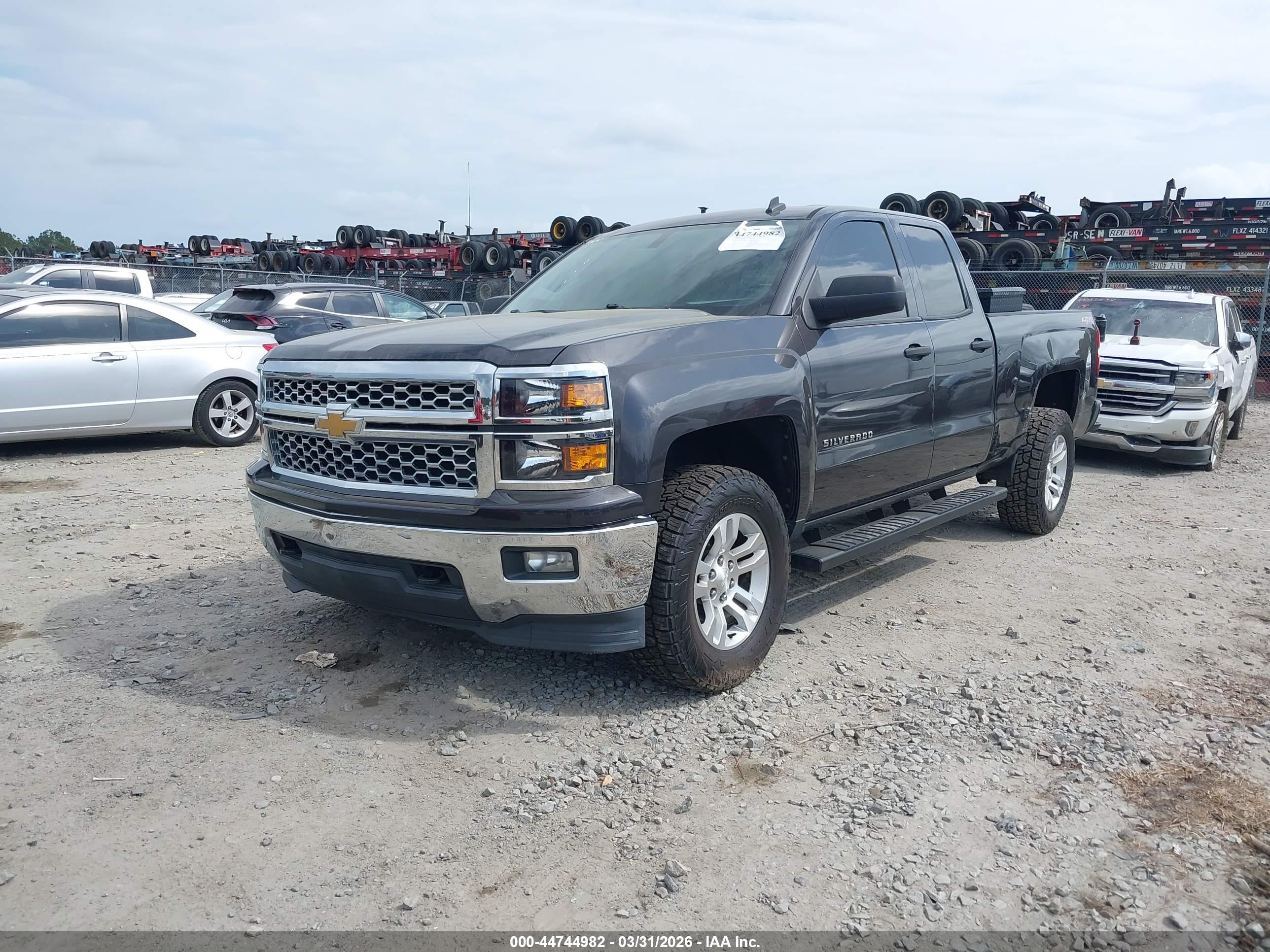 CHEVROLET SILVERADO image 6
