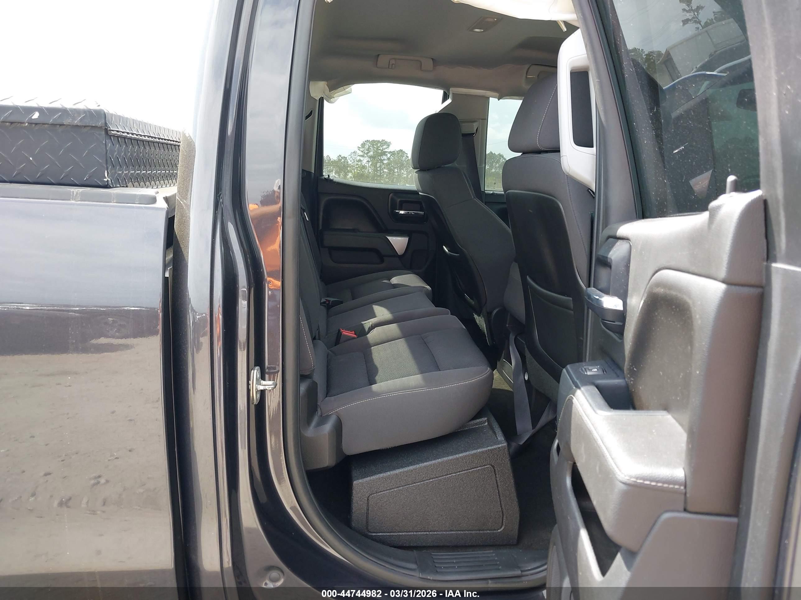 CHEVROLET SILVERADO image 8