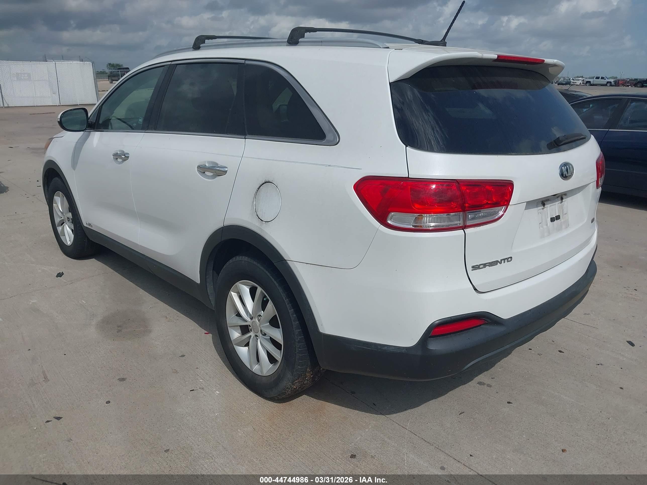 KIA SORENTO image 3