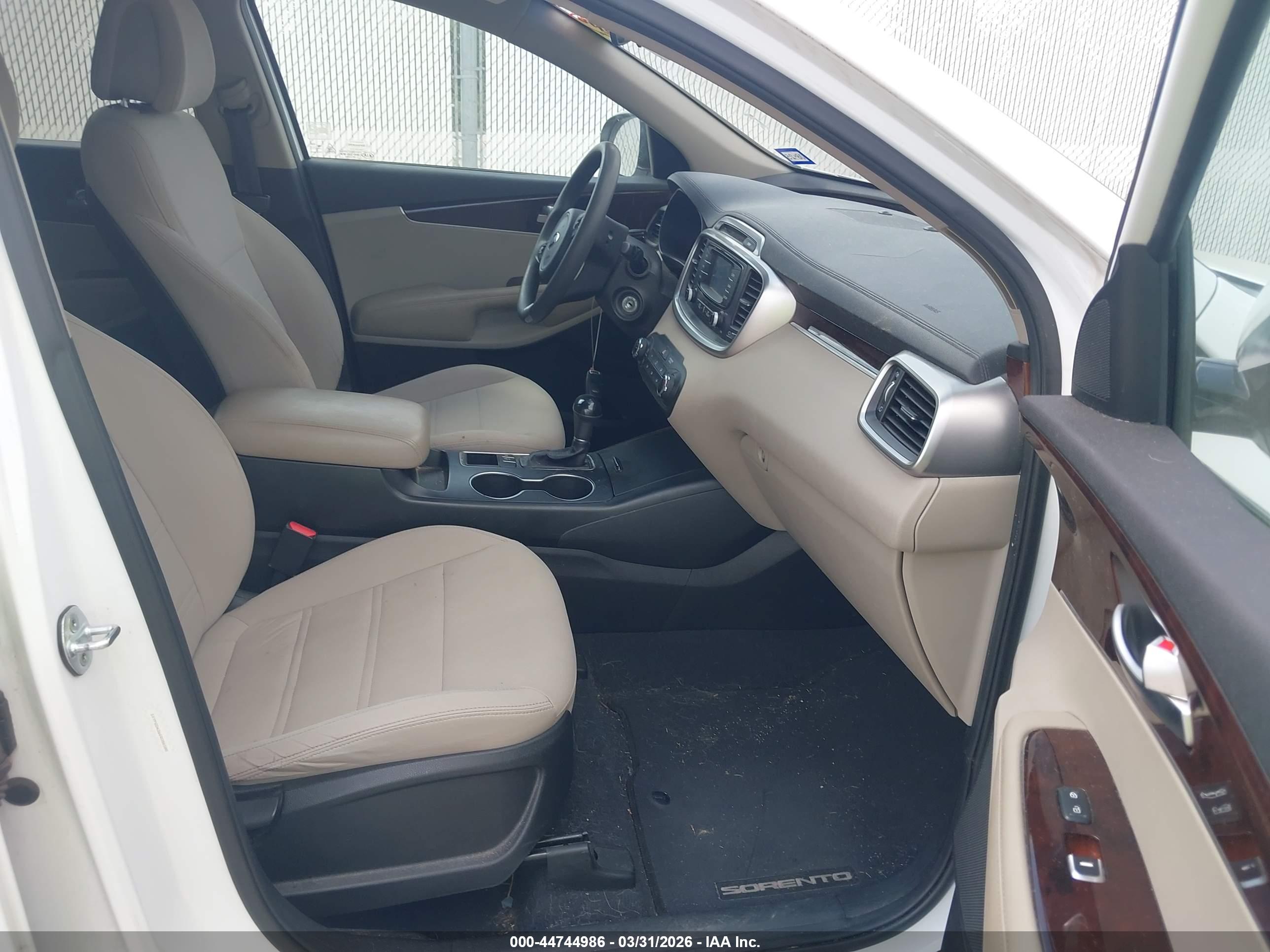 KIA SORENTO image 5