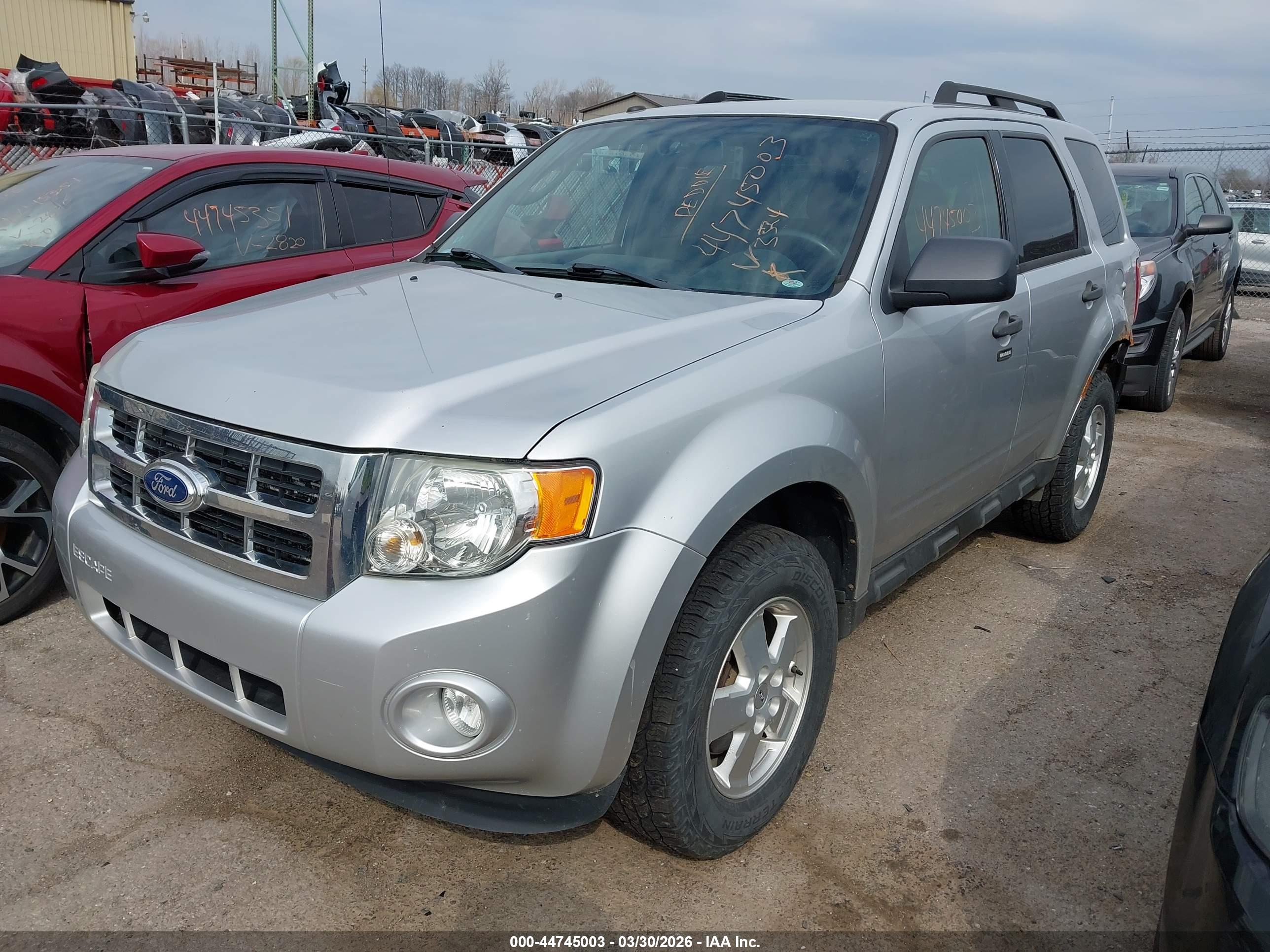 FORD ESCAPE image 2