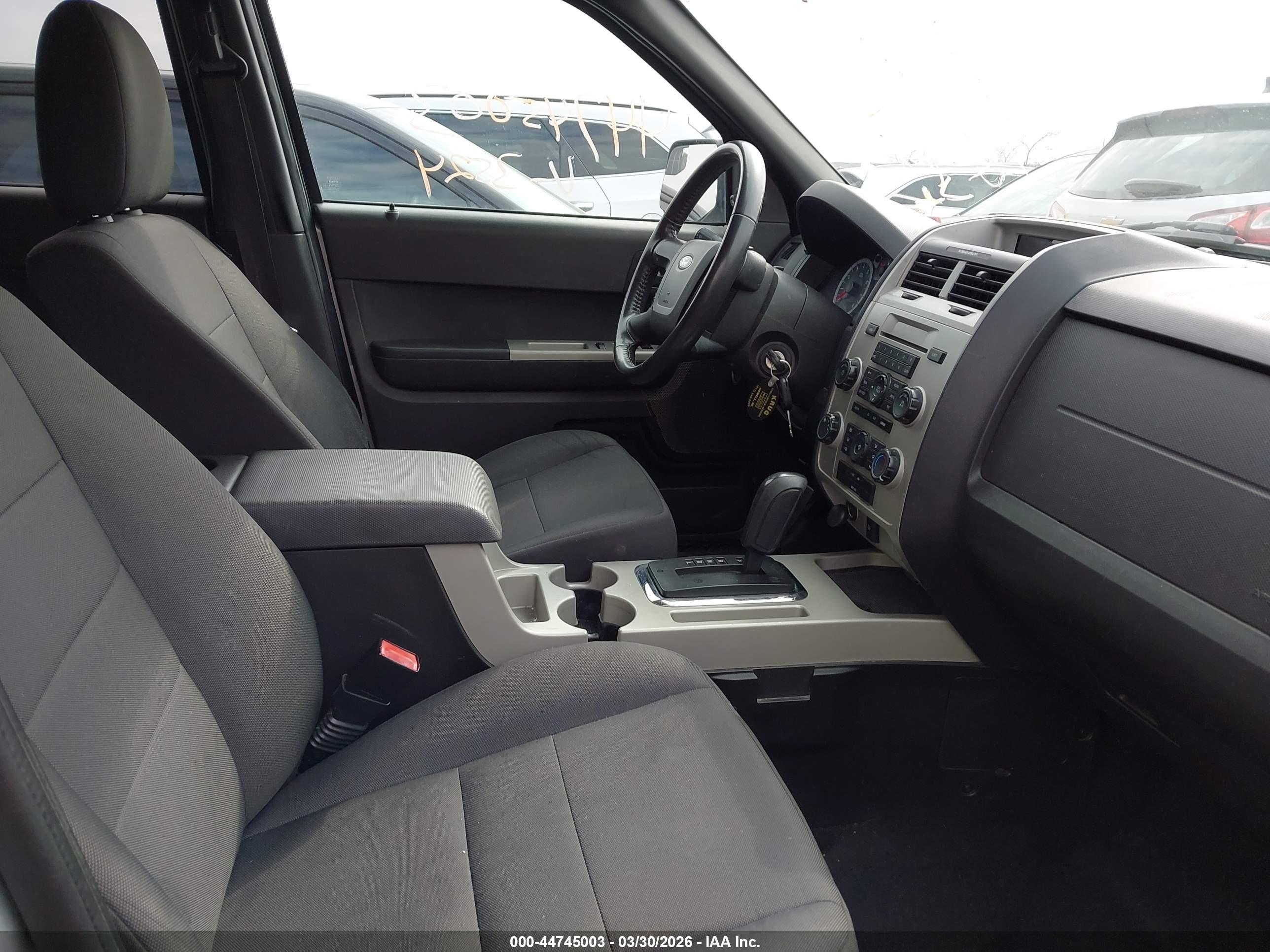 FORD ESCAPE image 5