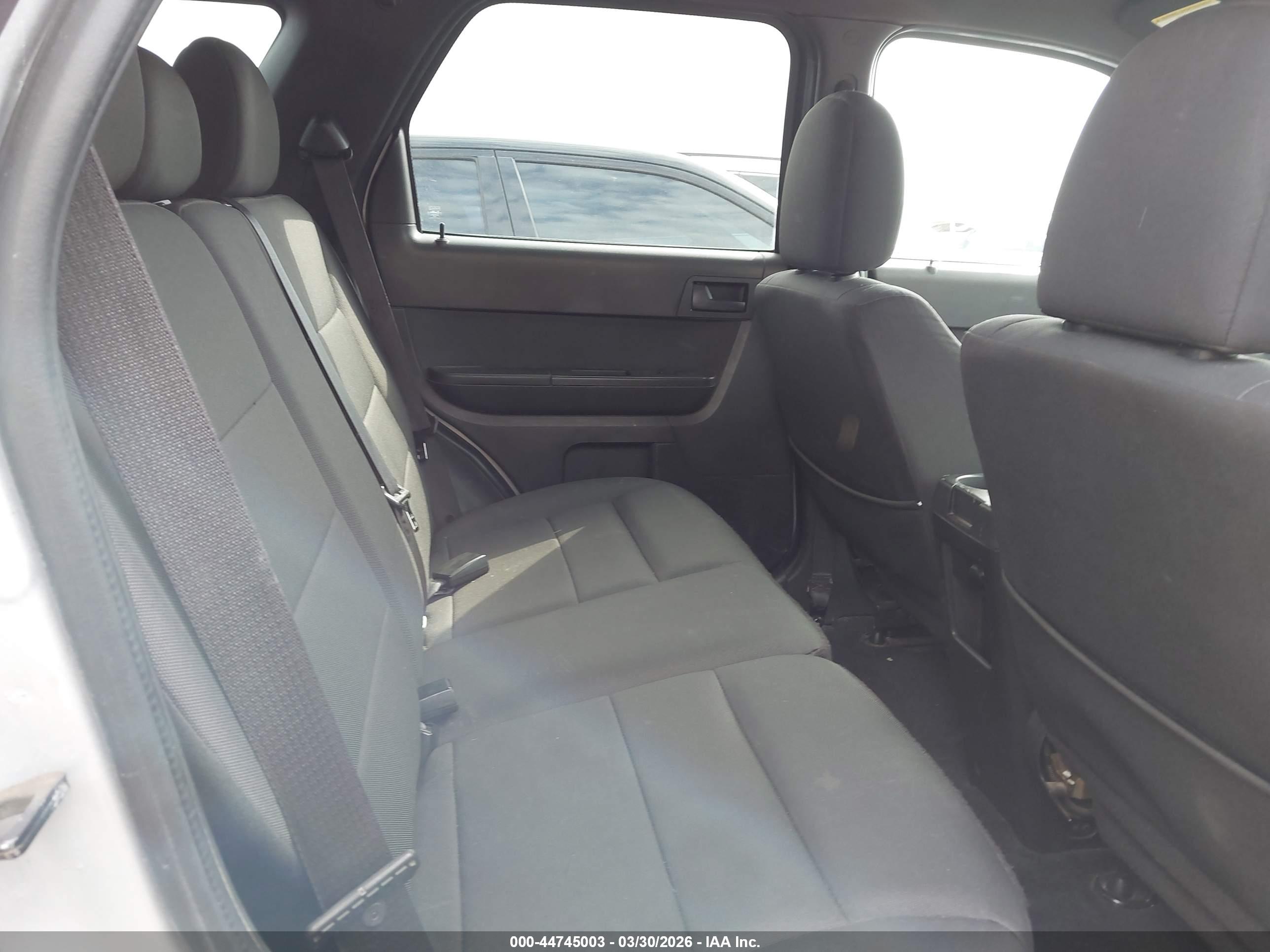 FORD ESCAPE image 8