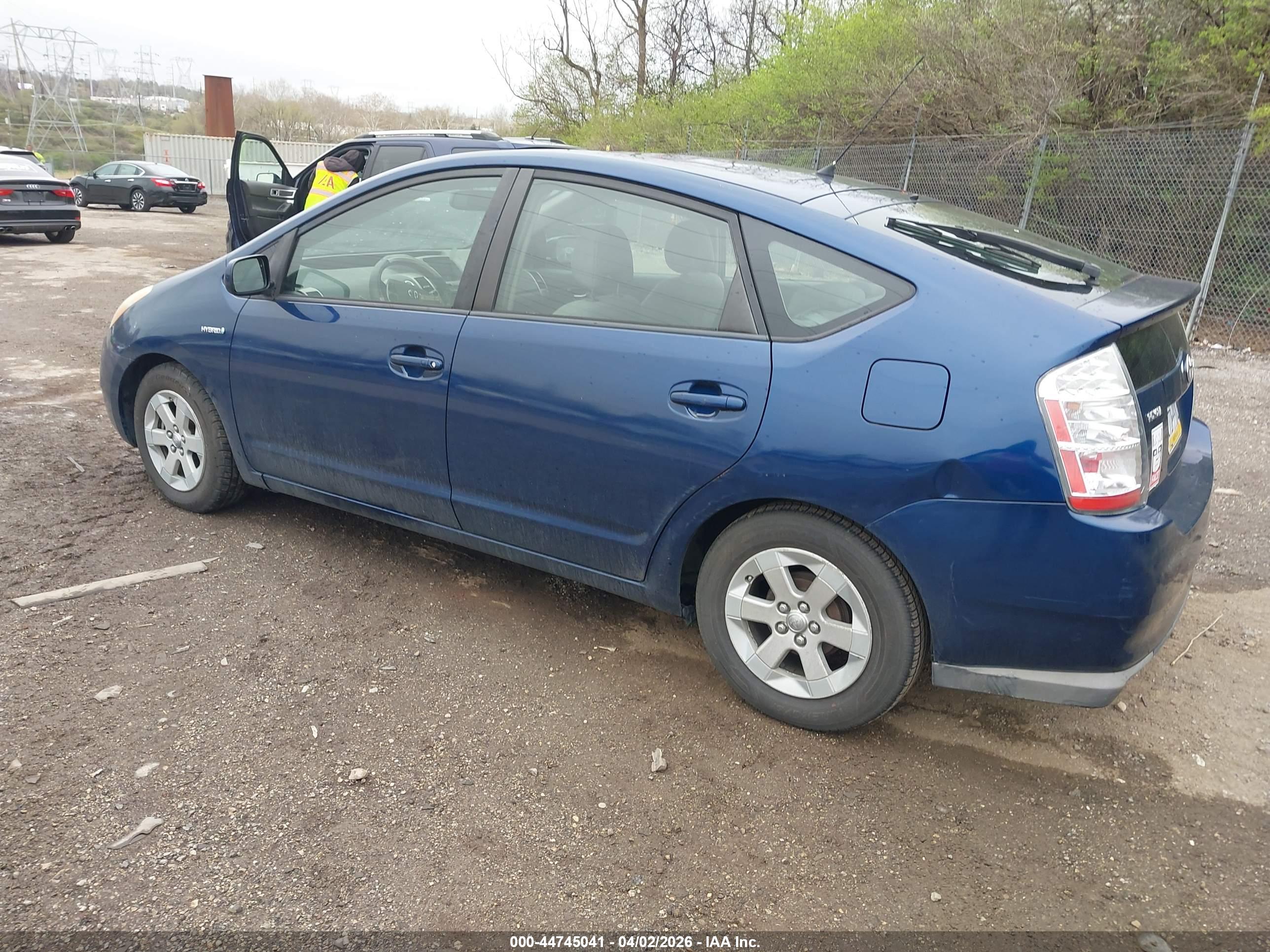 TOYOTA PRIUS image 3