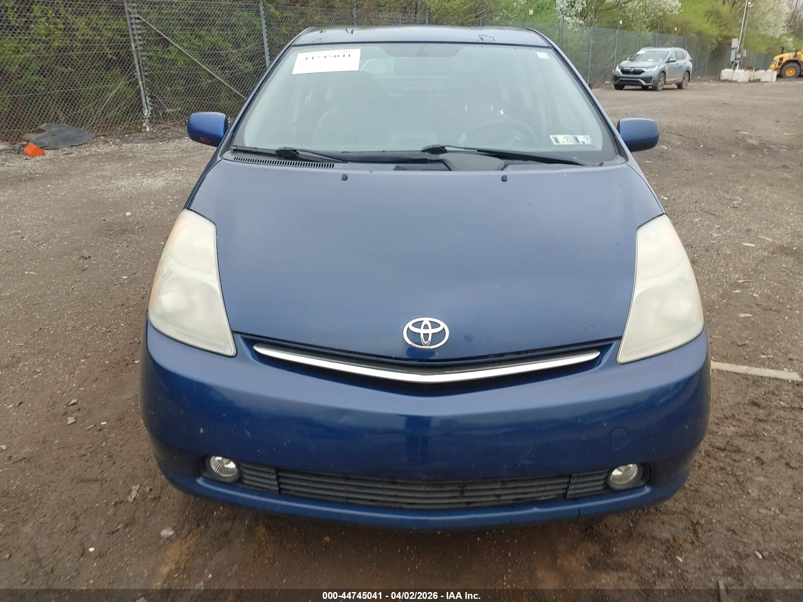 TOYOTA PRIUS image 6