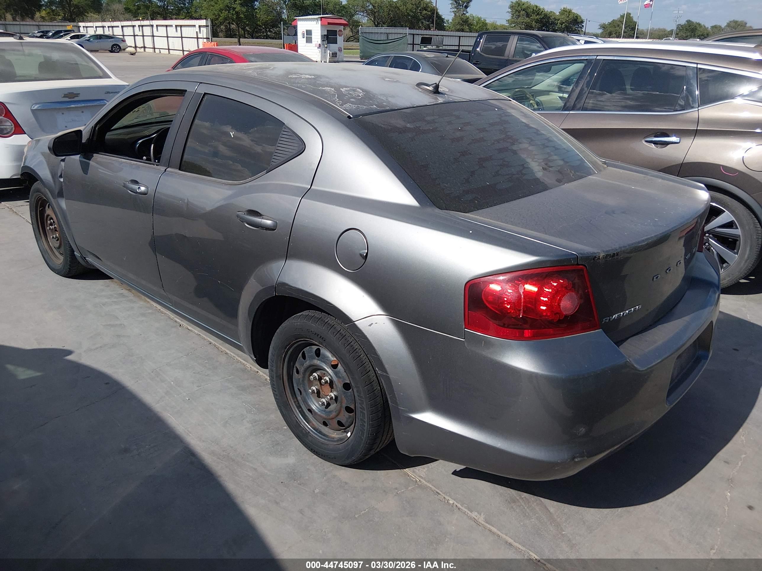 DODGE AVENGER image 3