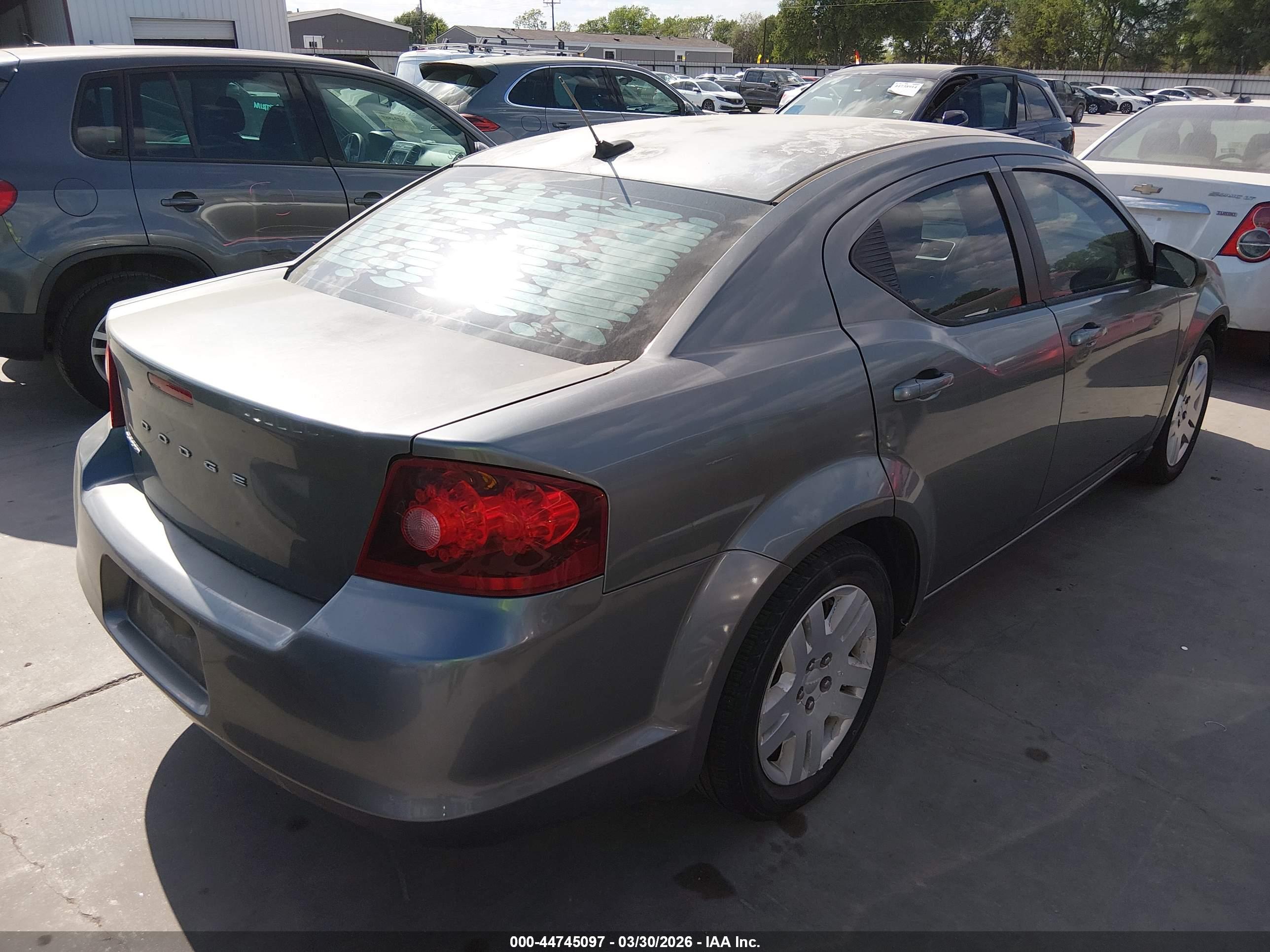 DODGE AVENGER image 4