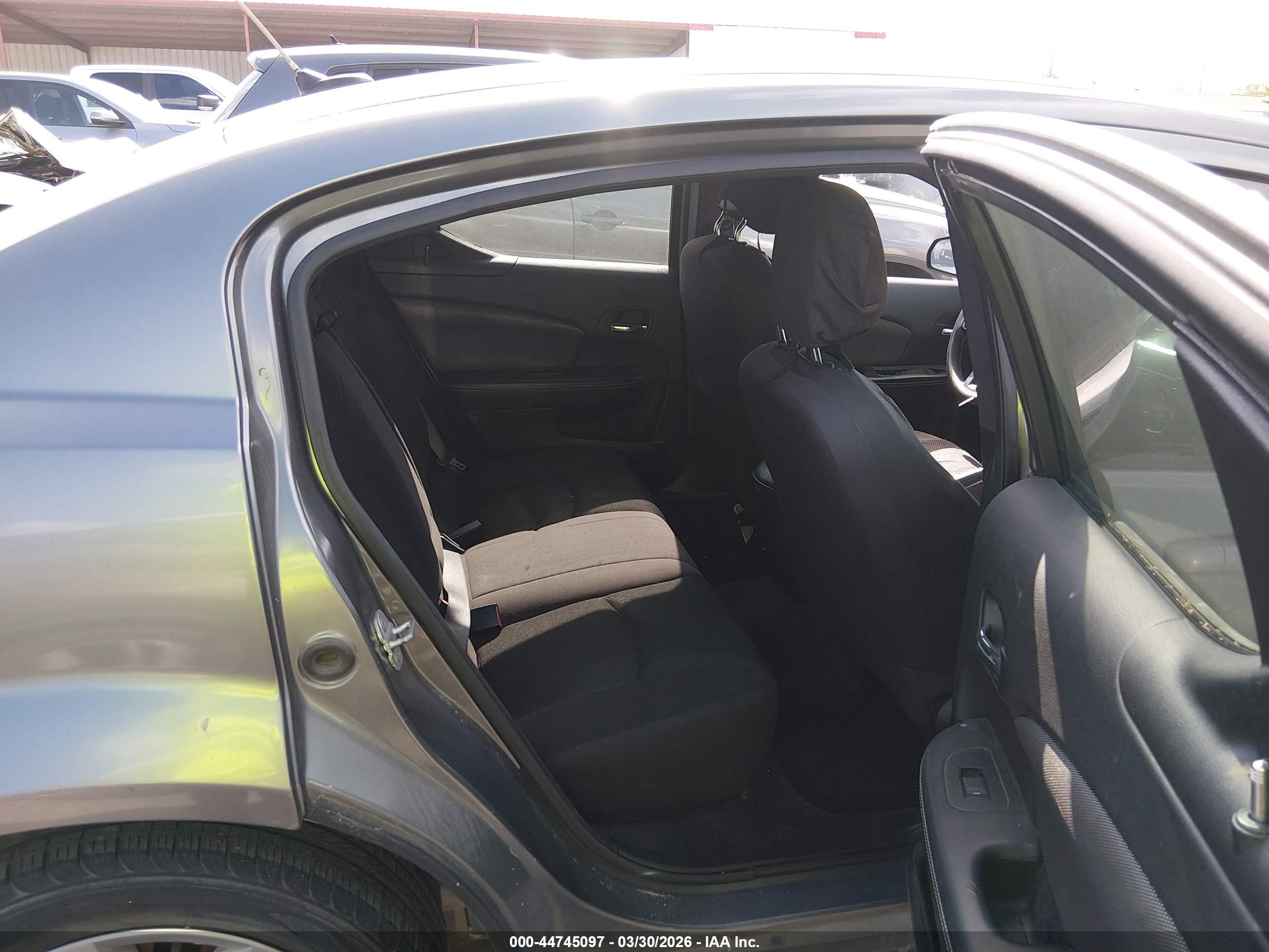 DODGE AVENGER image 8