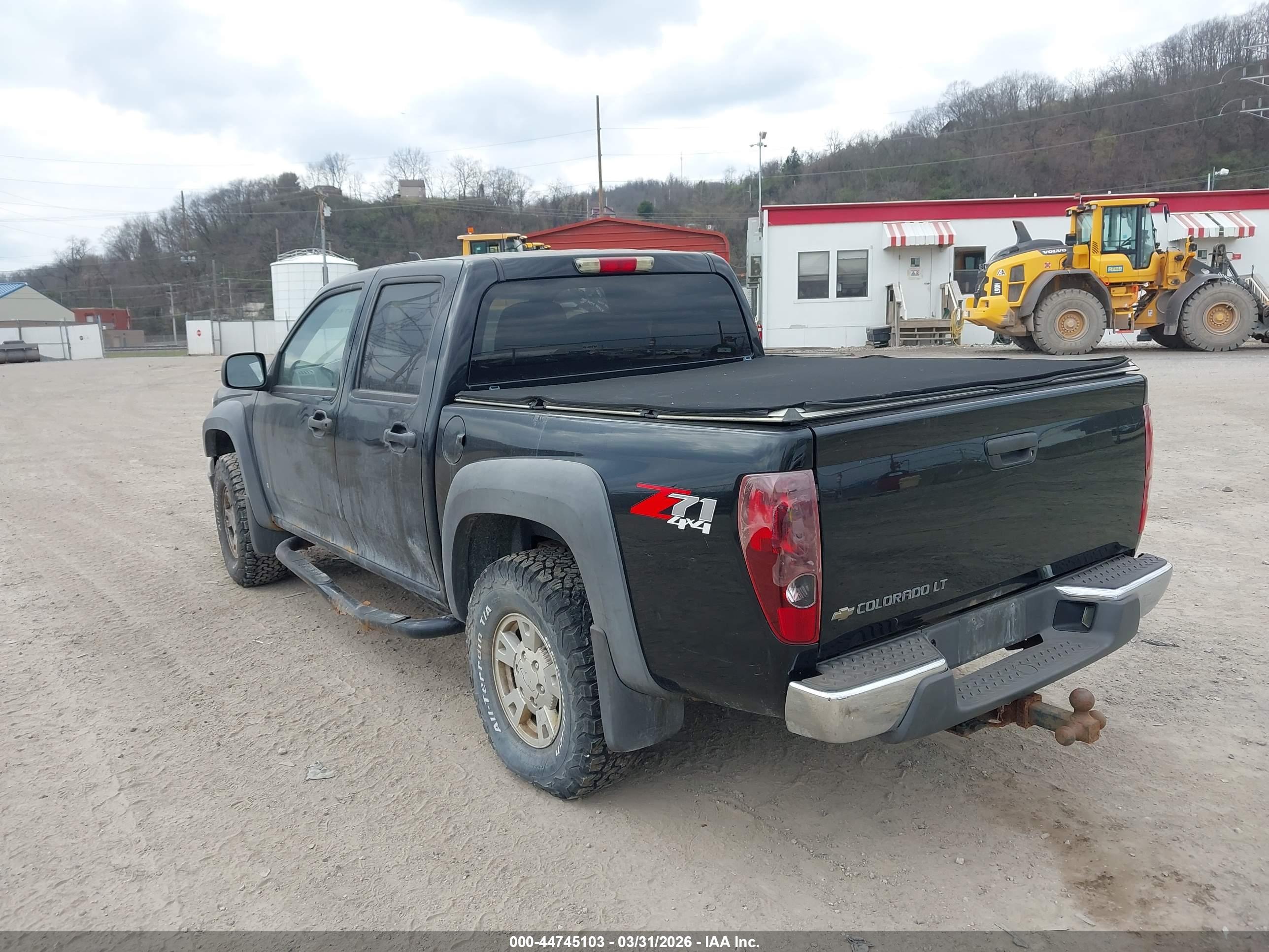 CHEVROLET COLORADO image 3