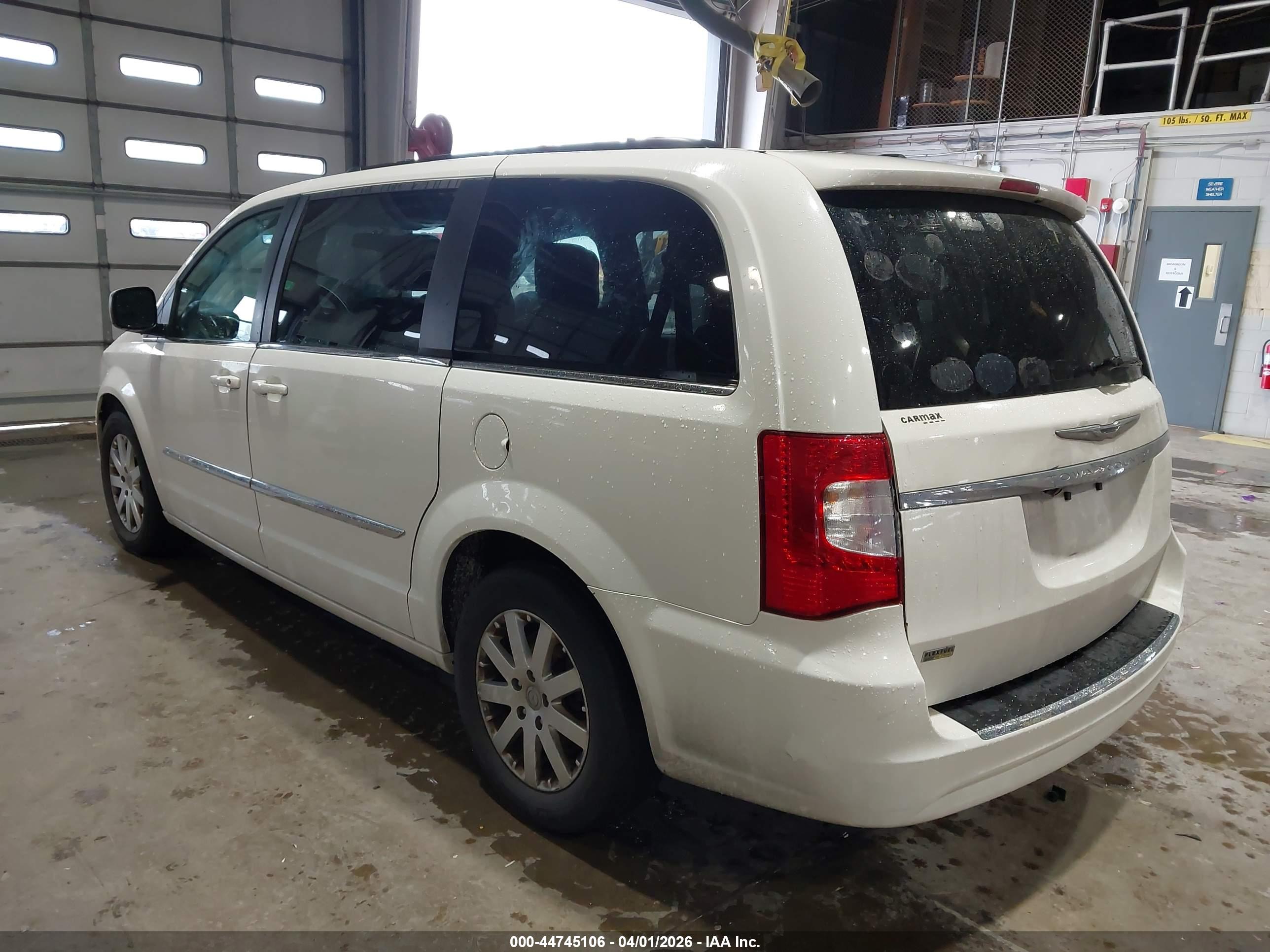 CHRYSLER TOWN image 3