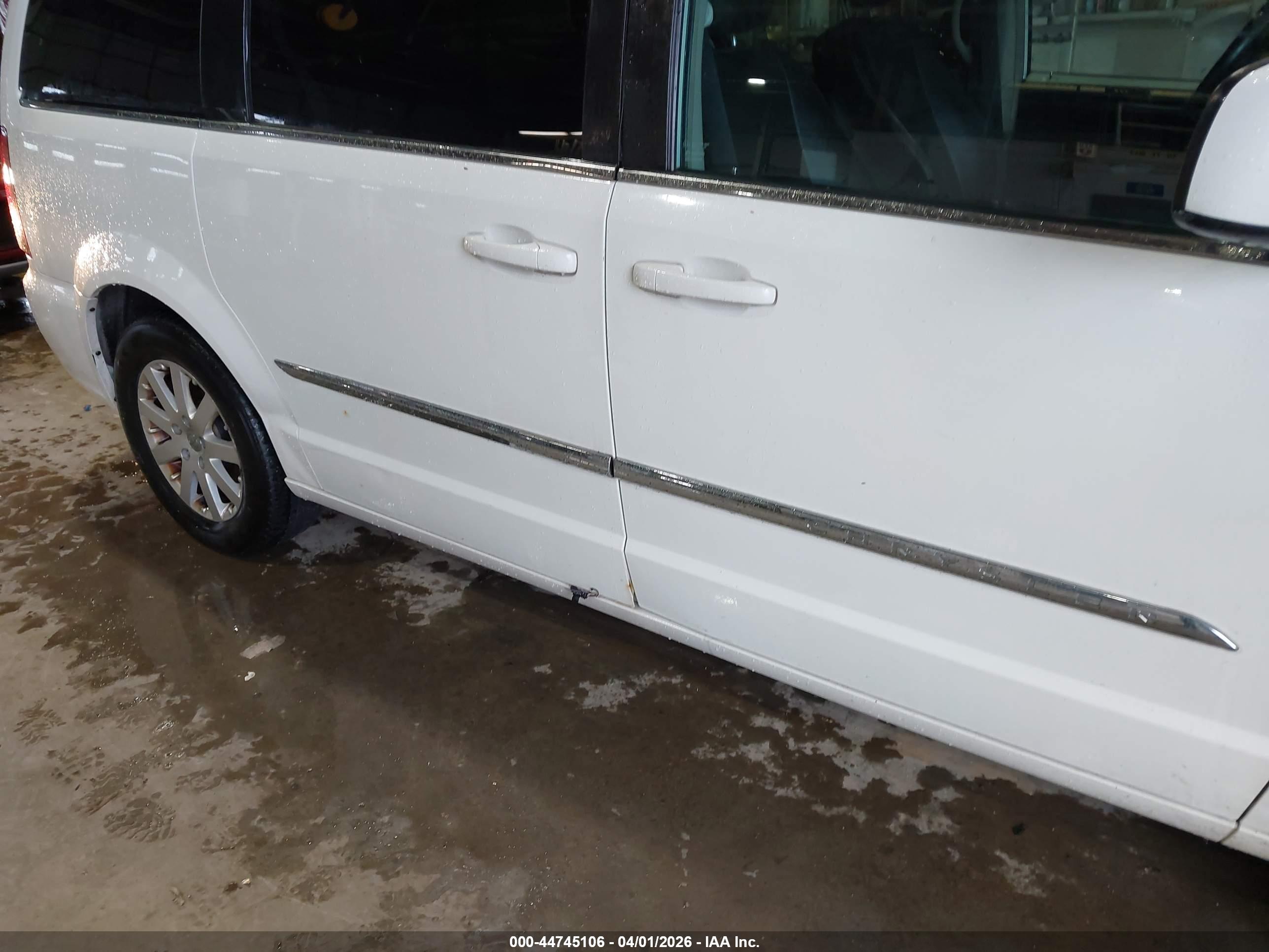 CHRYSLER TOWN image 6