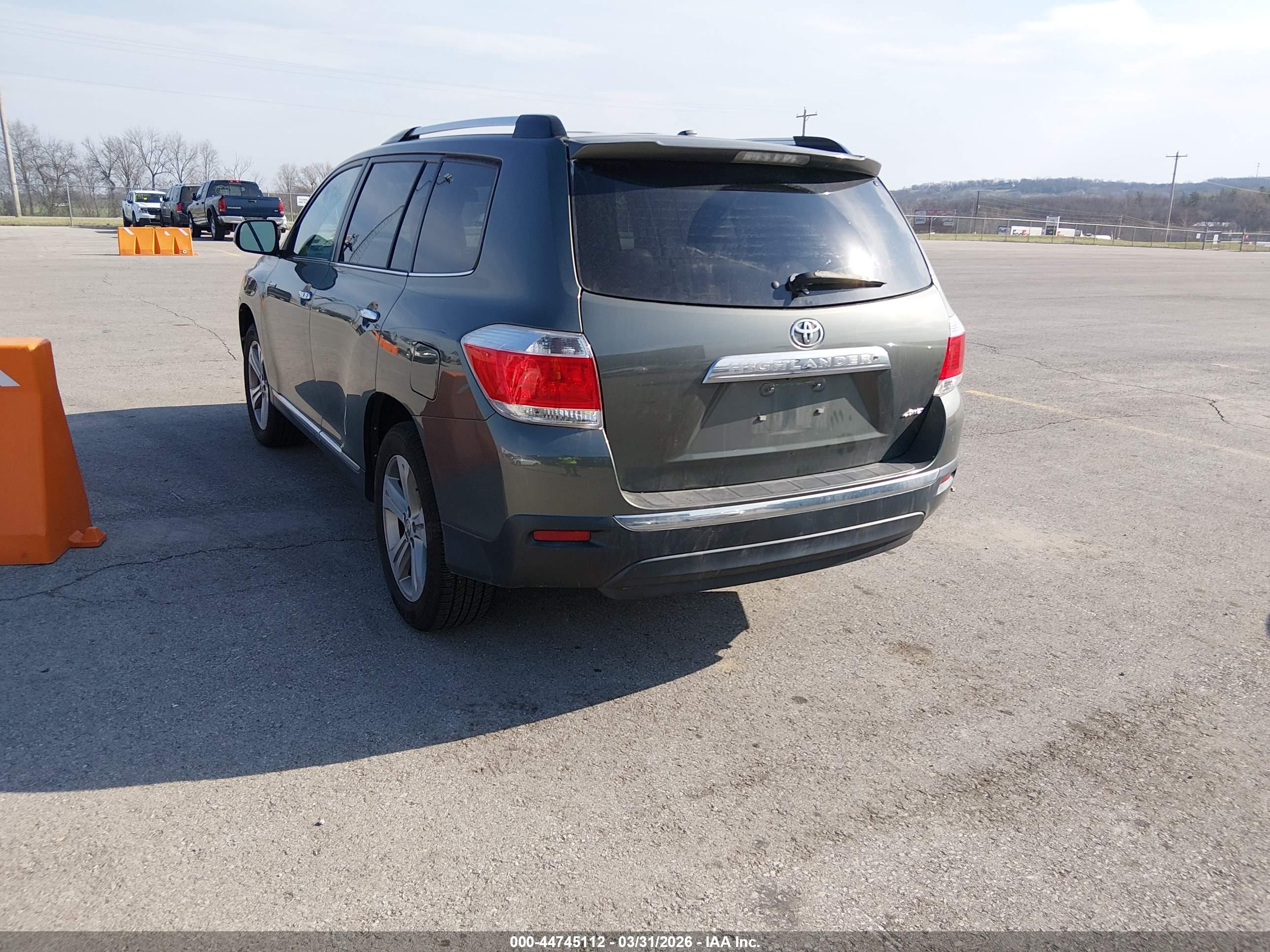 TOYOTA HIGHLANDER image 3