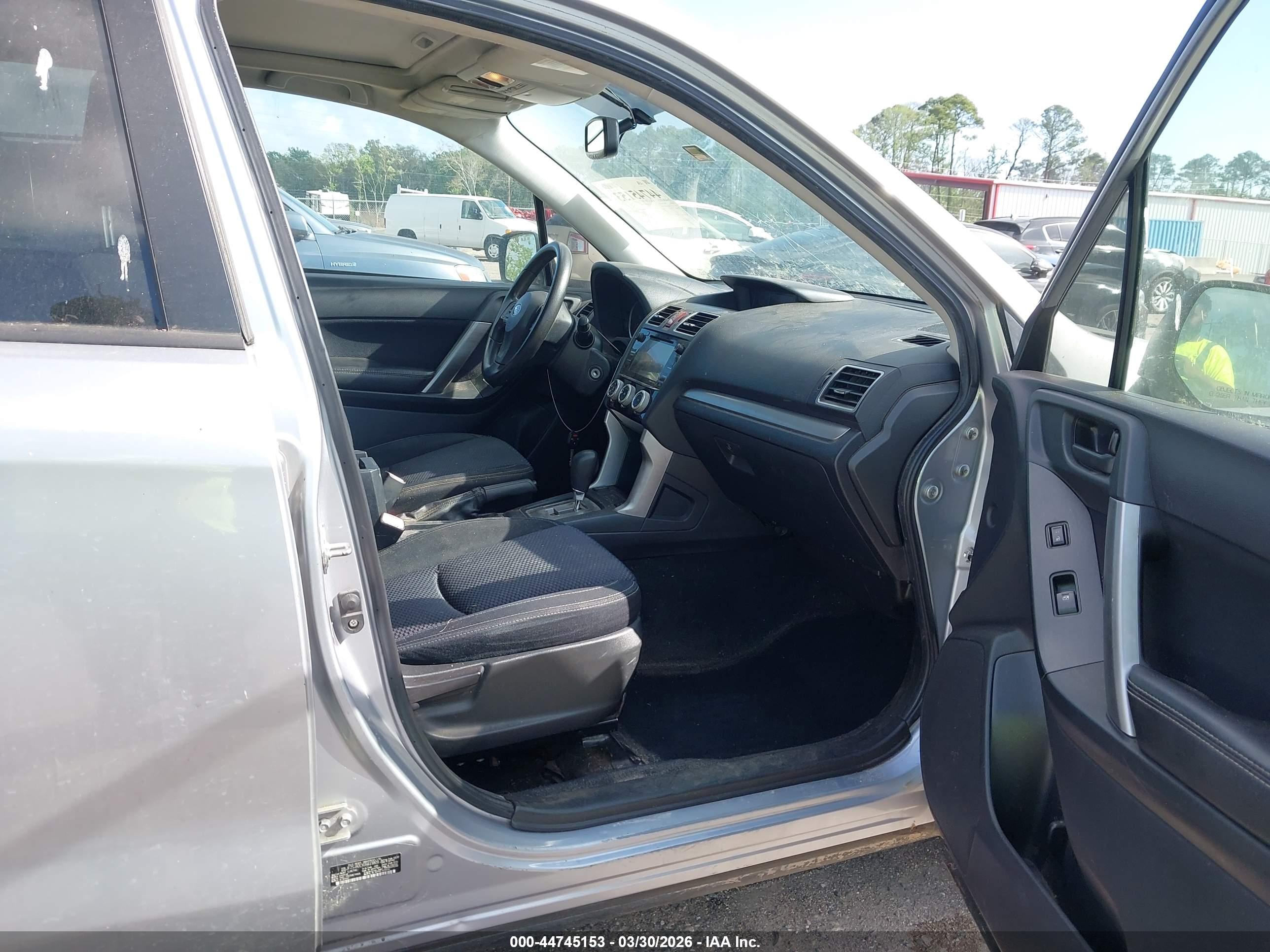 SUBARU FORESTER image 5