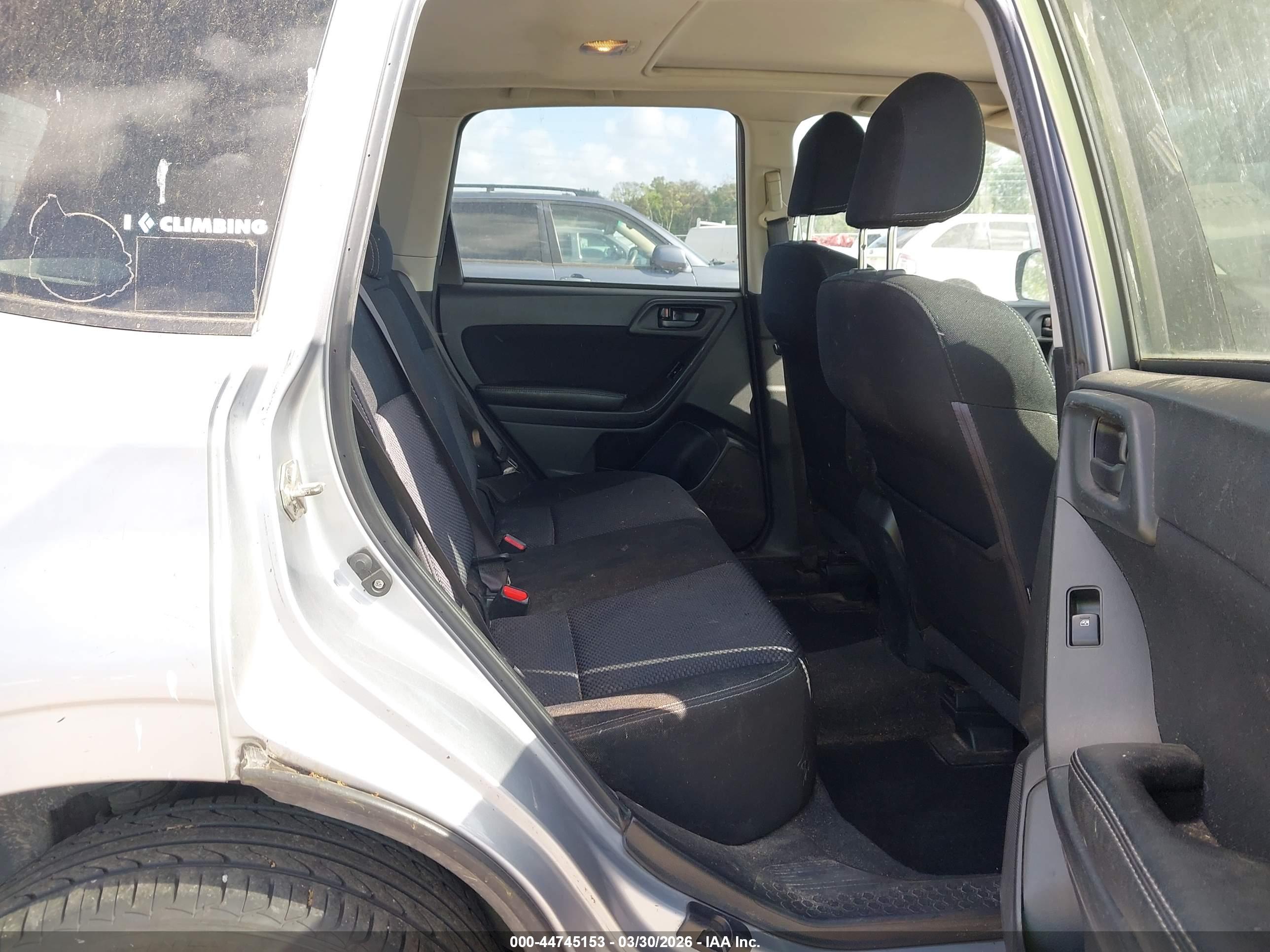 SUBARU FORESTER image 8