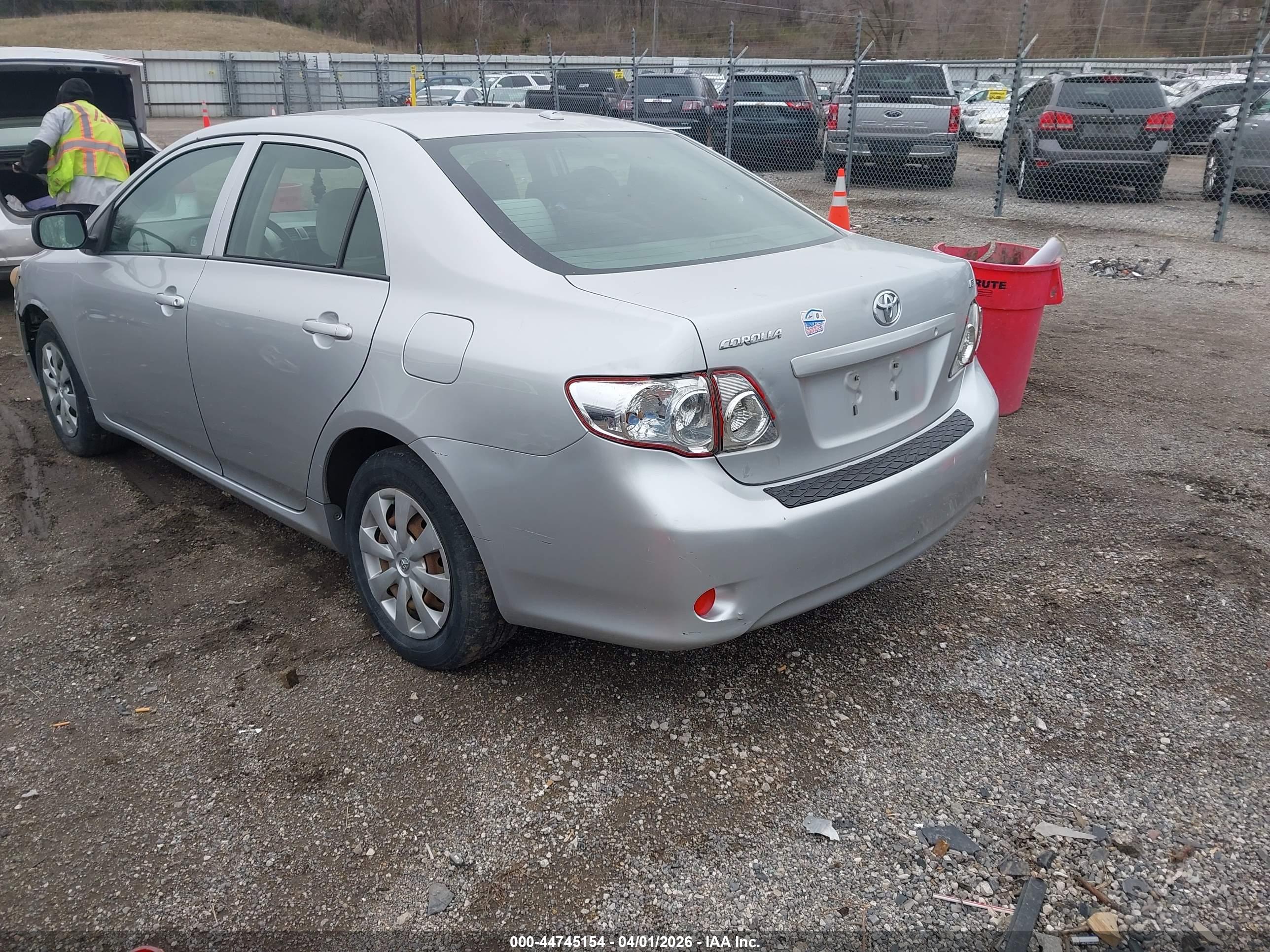 TOYOTA COROLLA image 3
