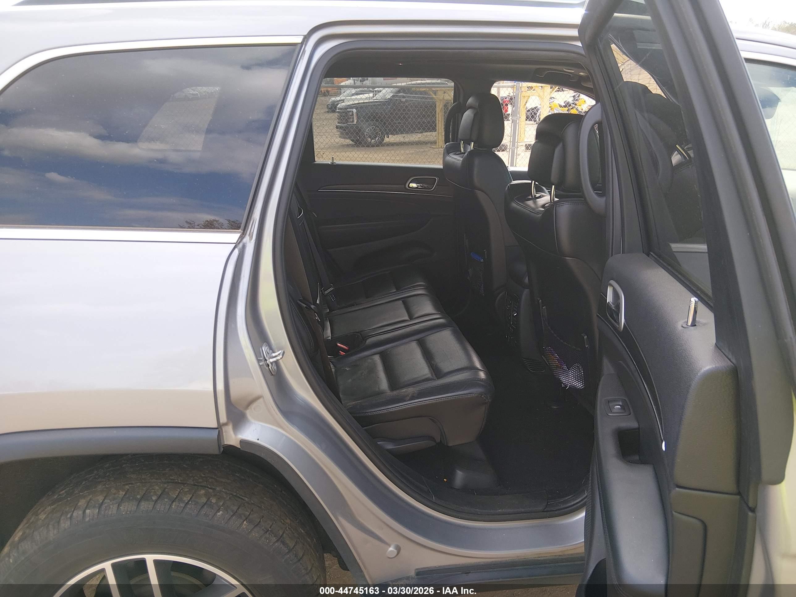 JEEP GRAND image 8