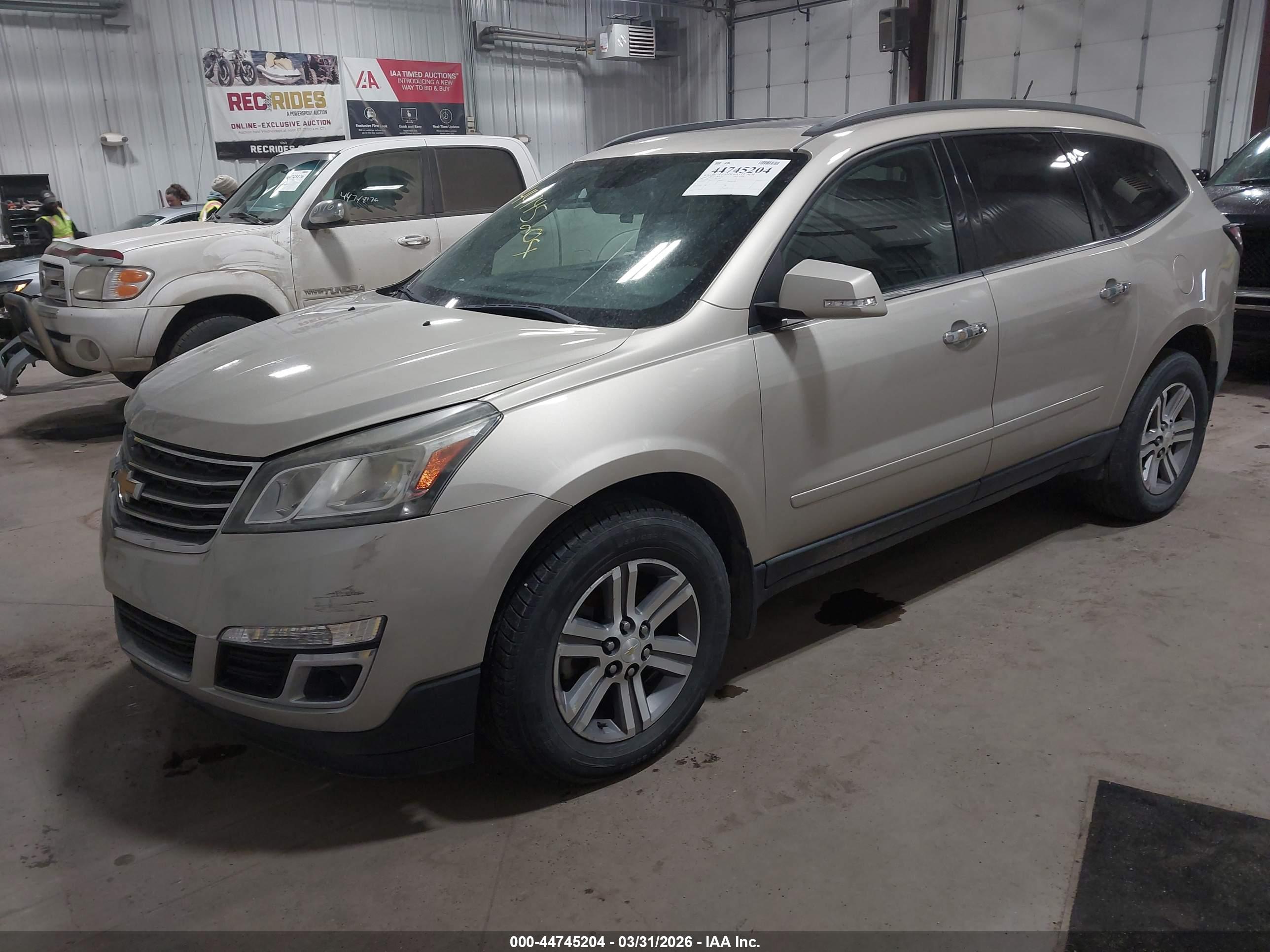 CHEVROLET TRAVERSE image 2