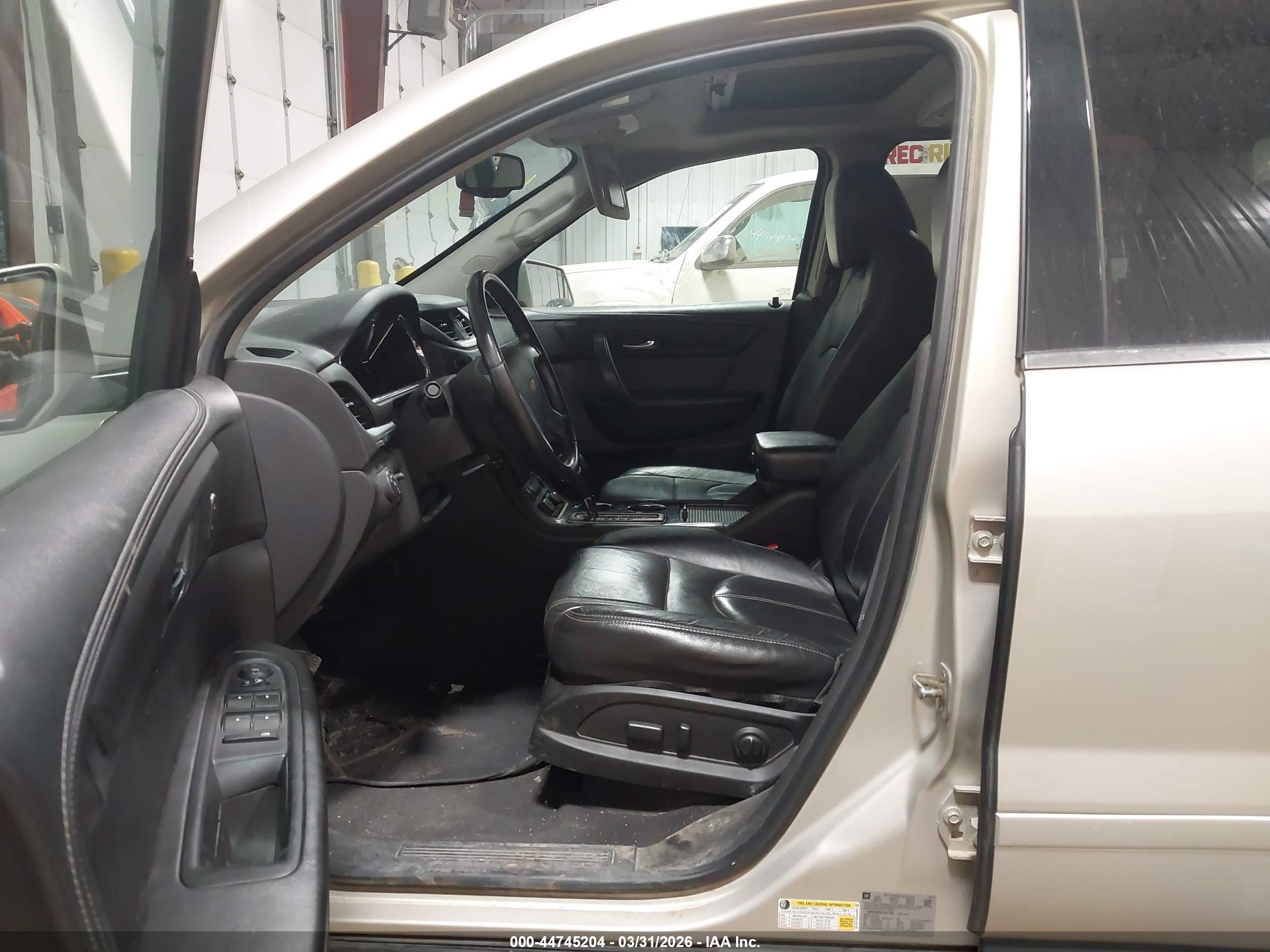 CHEVROLET TRAVERSE image 5