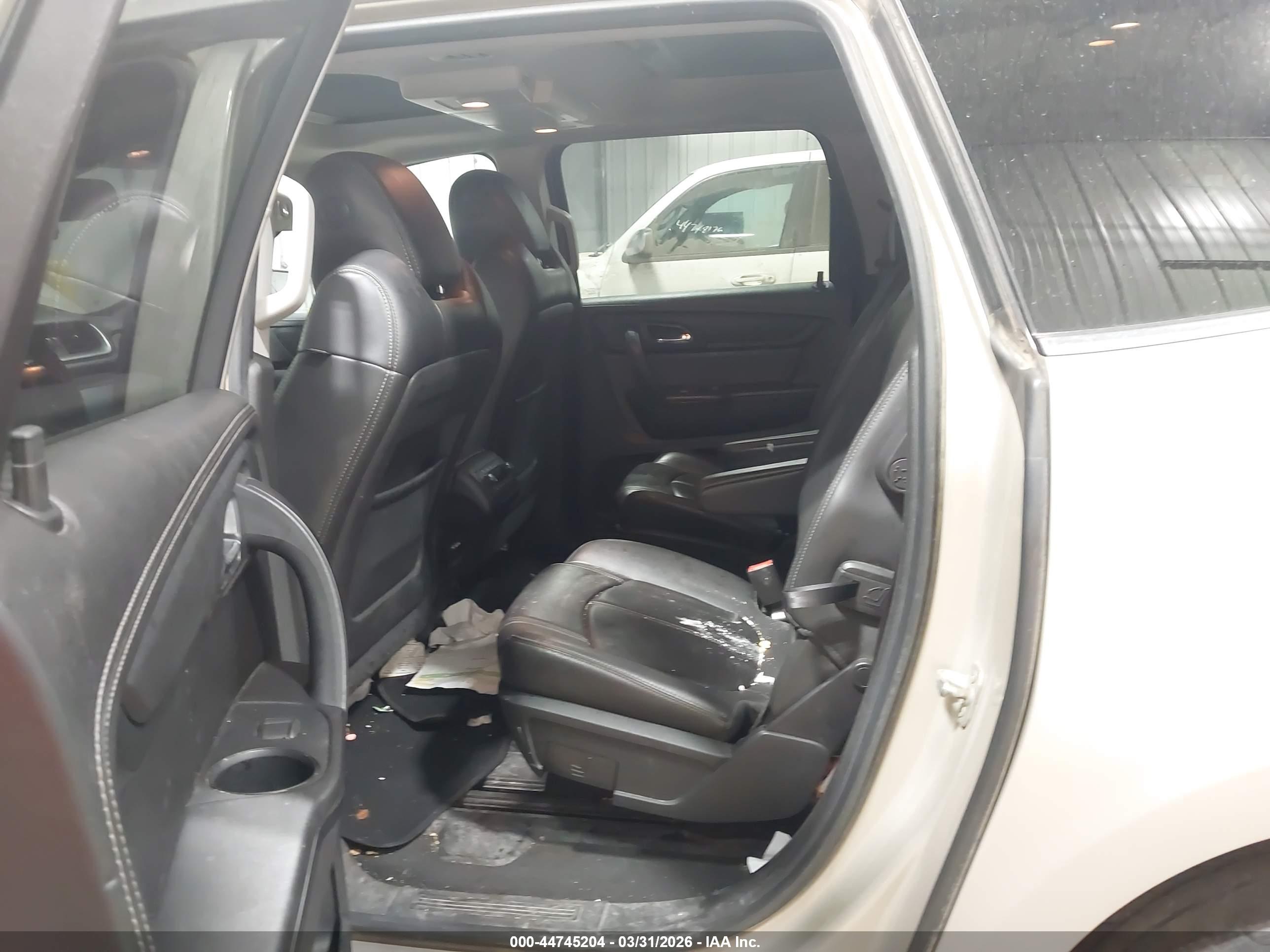 CHEVROLET TRAVERSE image 8