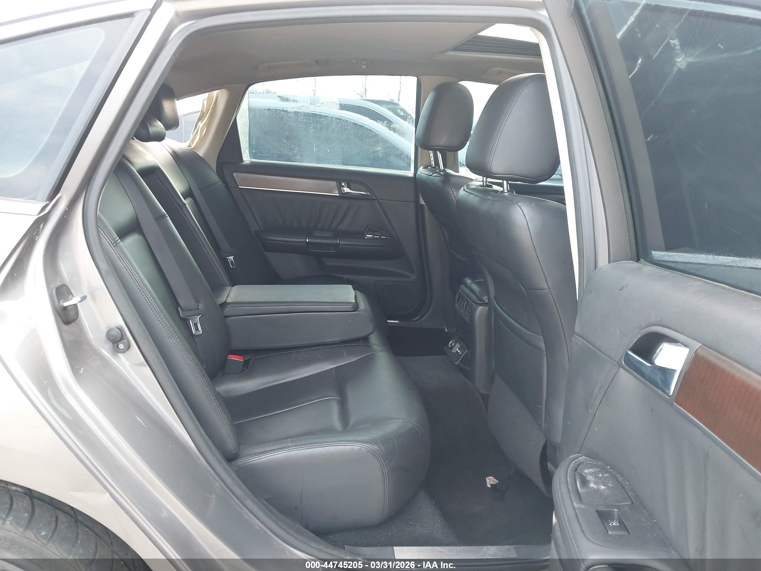 INFINITI M35 image 8