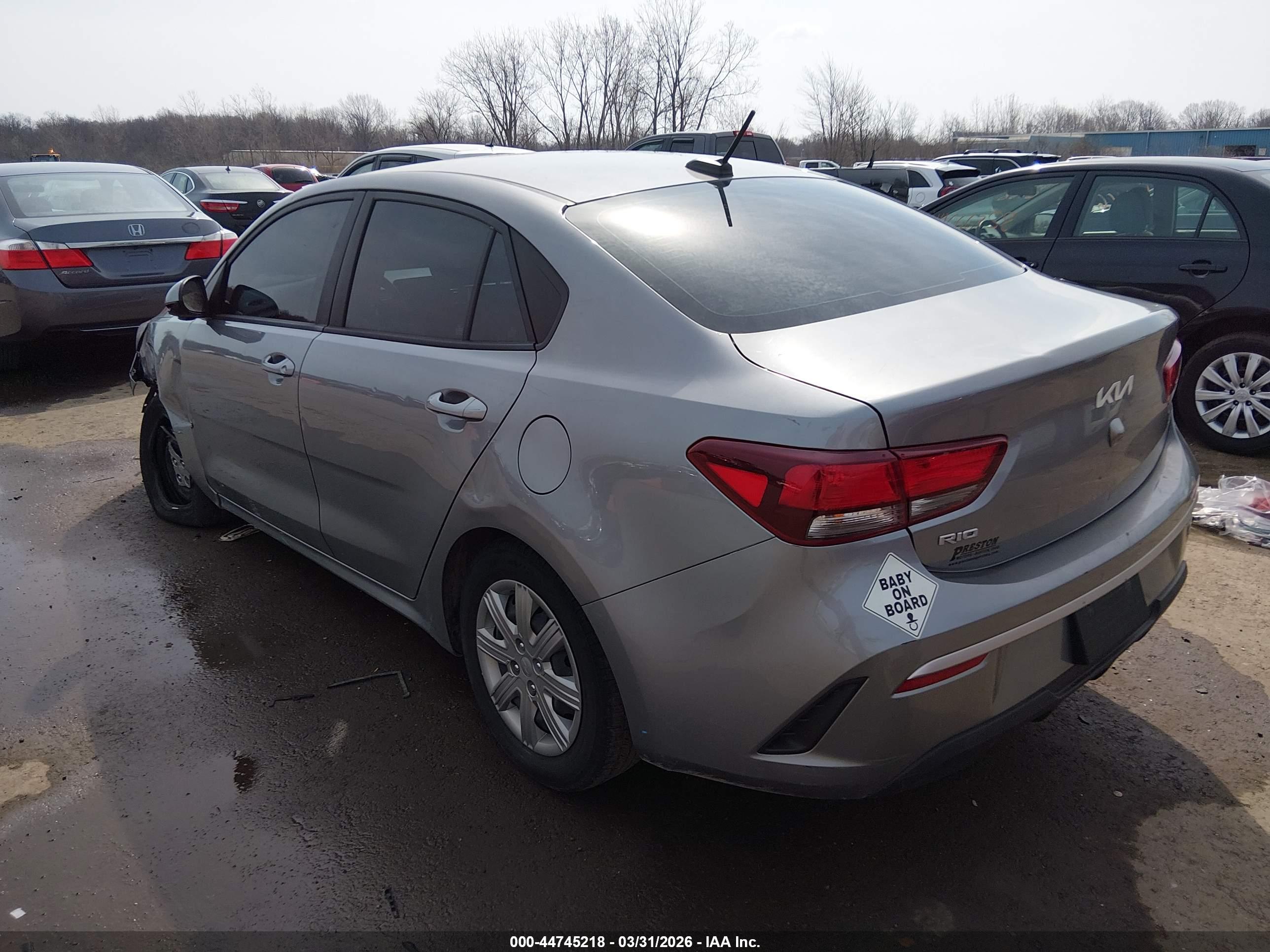 KIA RIO image 3