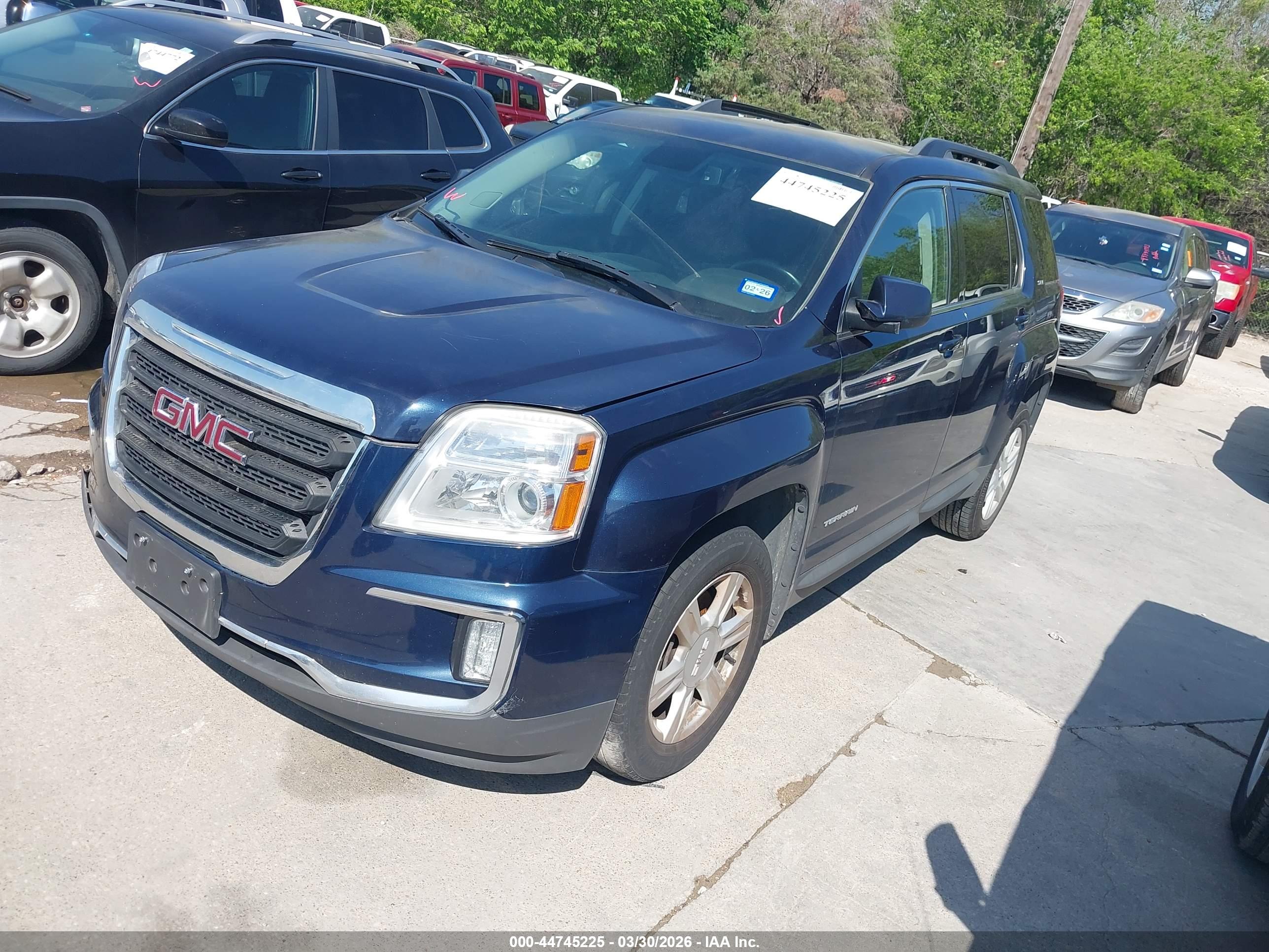 GMC TERRAIN image 2