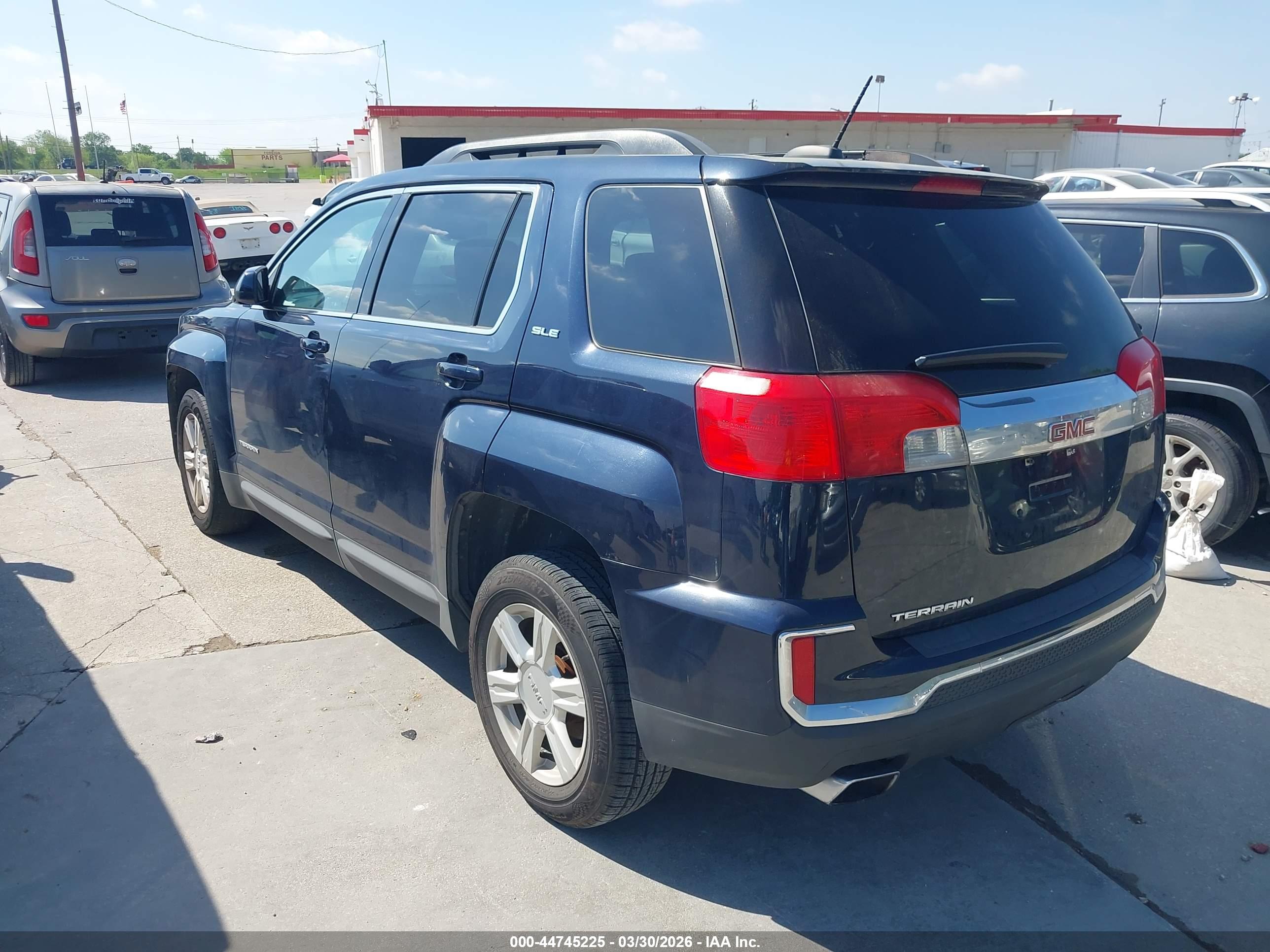 GMC TERRAIN image 3